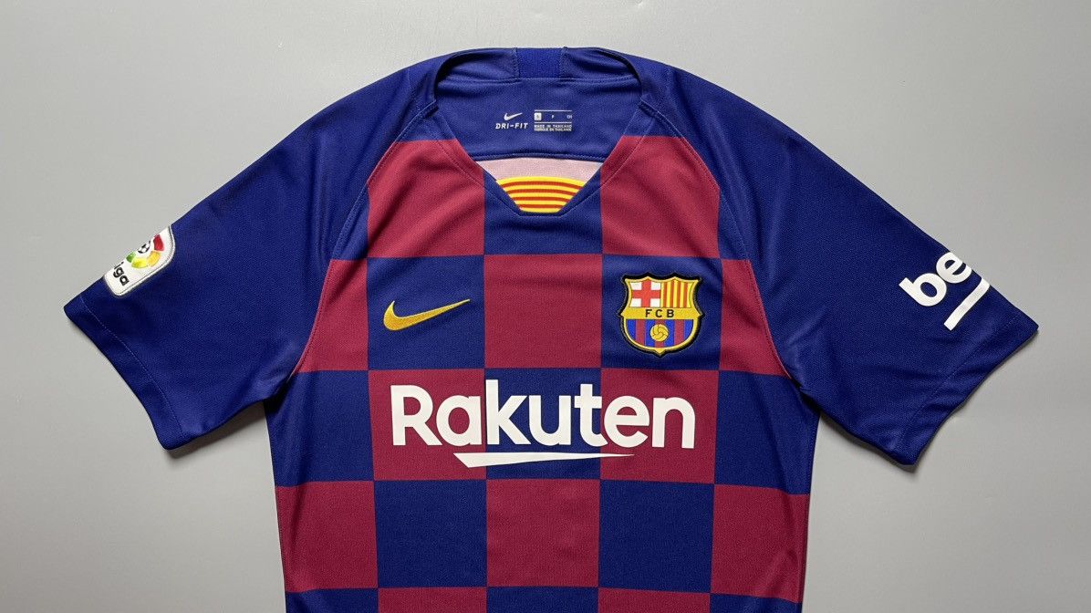 Vintage BARCELONA NIKE 2019/2020 FOOTBALL HOME JERSEY #10 MESSI Size US S / EU 44-46 / 1 - 3 Thumbnail