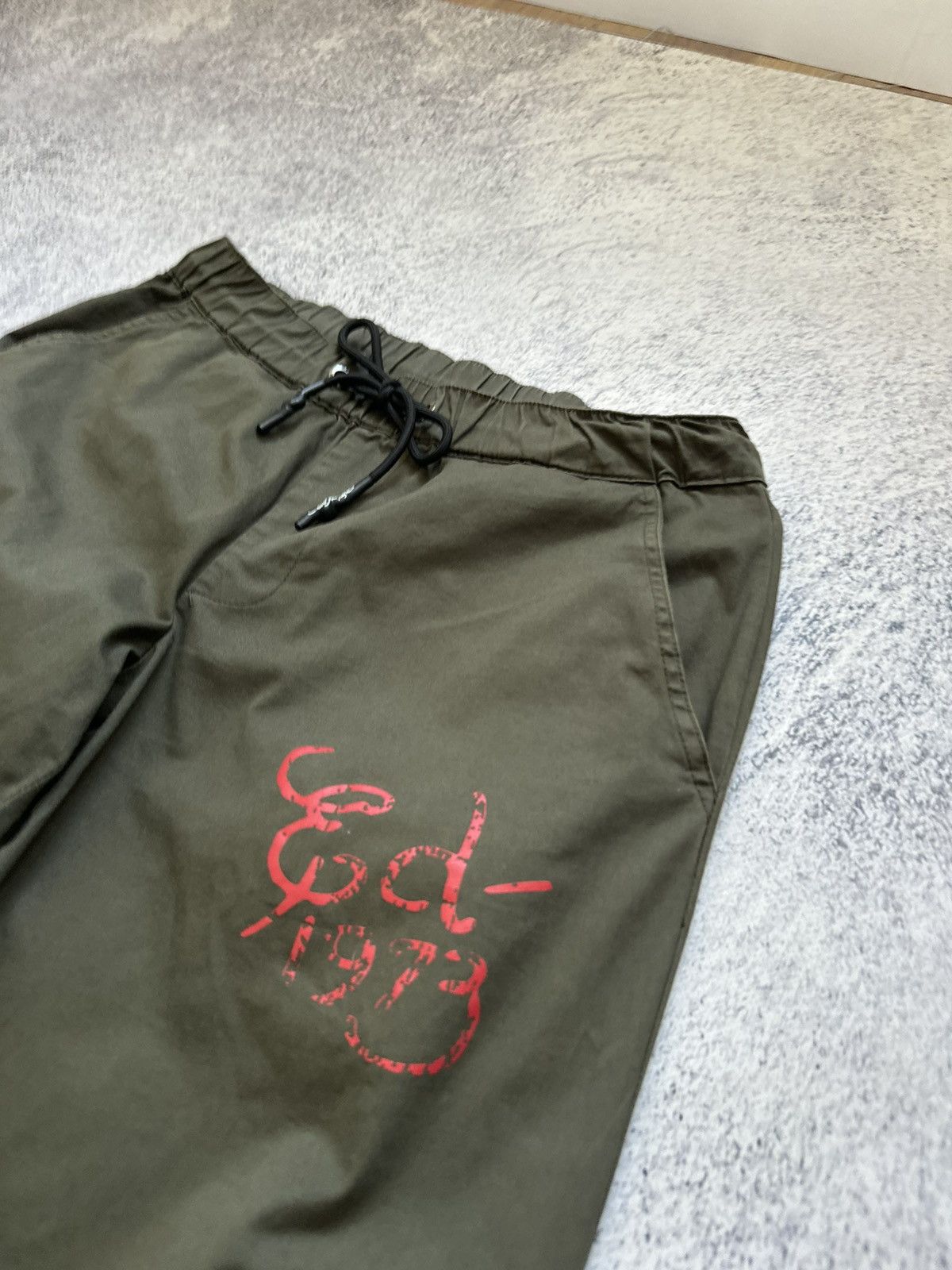Ed Hardy ED HARDY JAPANESE EMBROIDERED PARACHUTE CARGO PANTS Sz XS Size 30" / US 8 / IT 44 - 7 Thumbnail