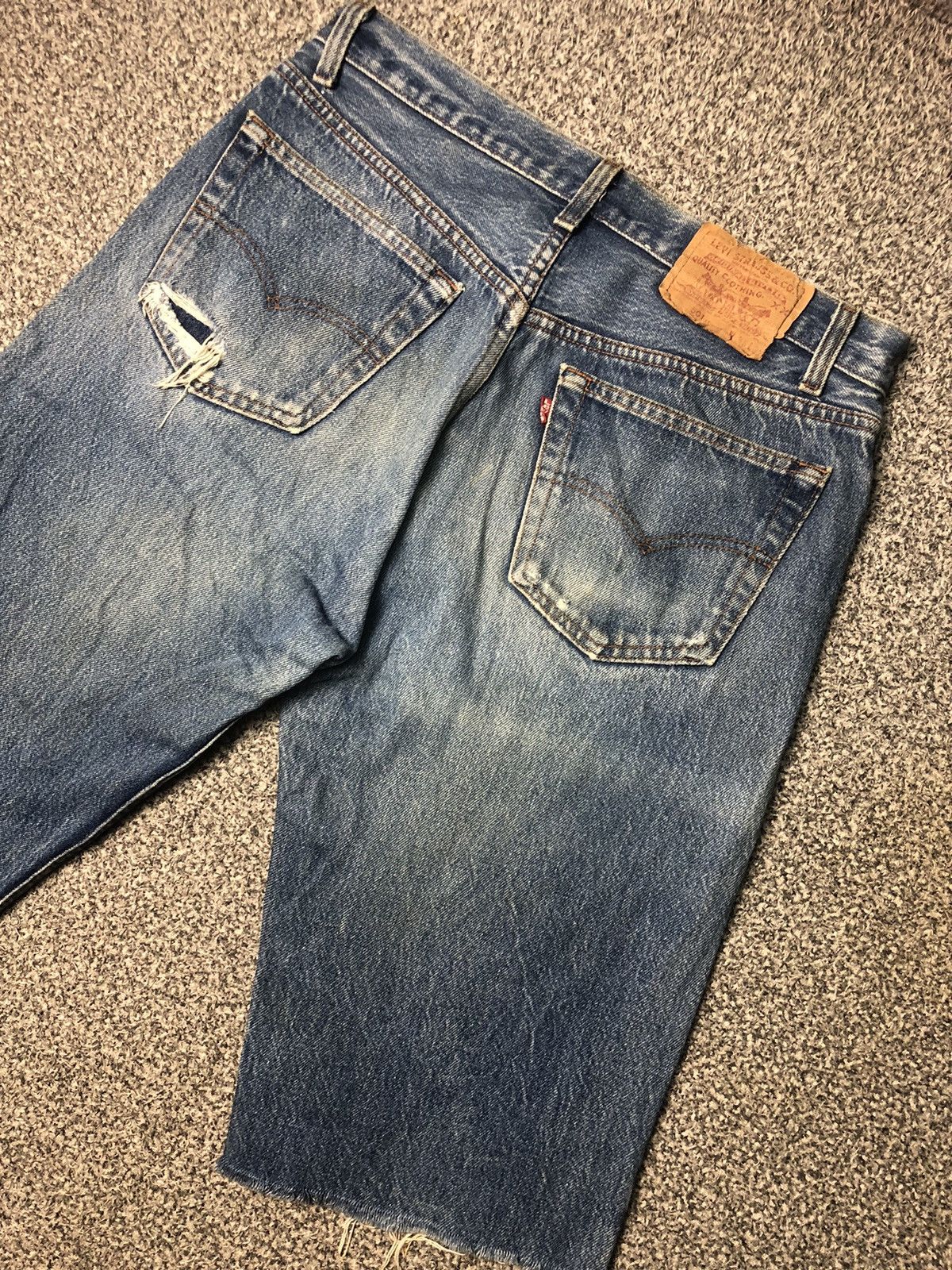 Levi's × Vintage Vintage Levis 501xx Distressed Custom Shortpants Size US 33 - 9 Thumbnail
