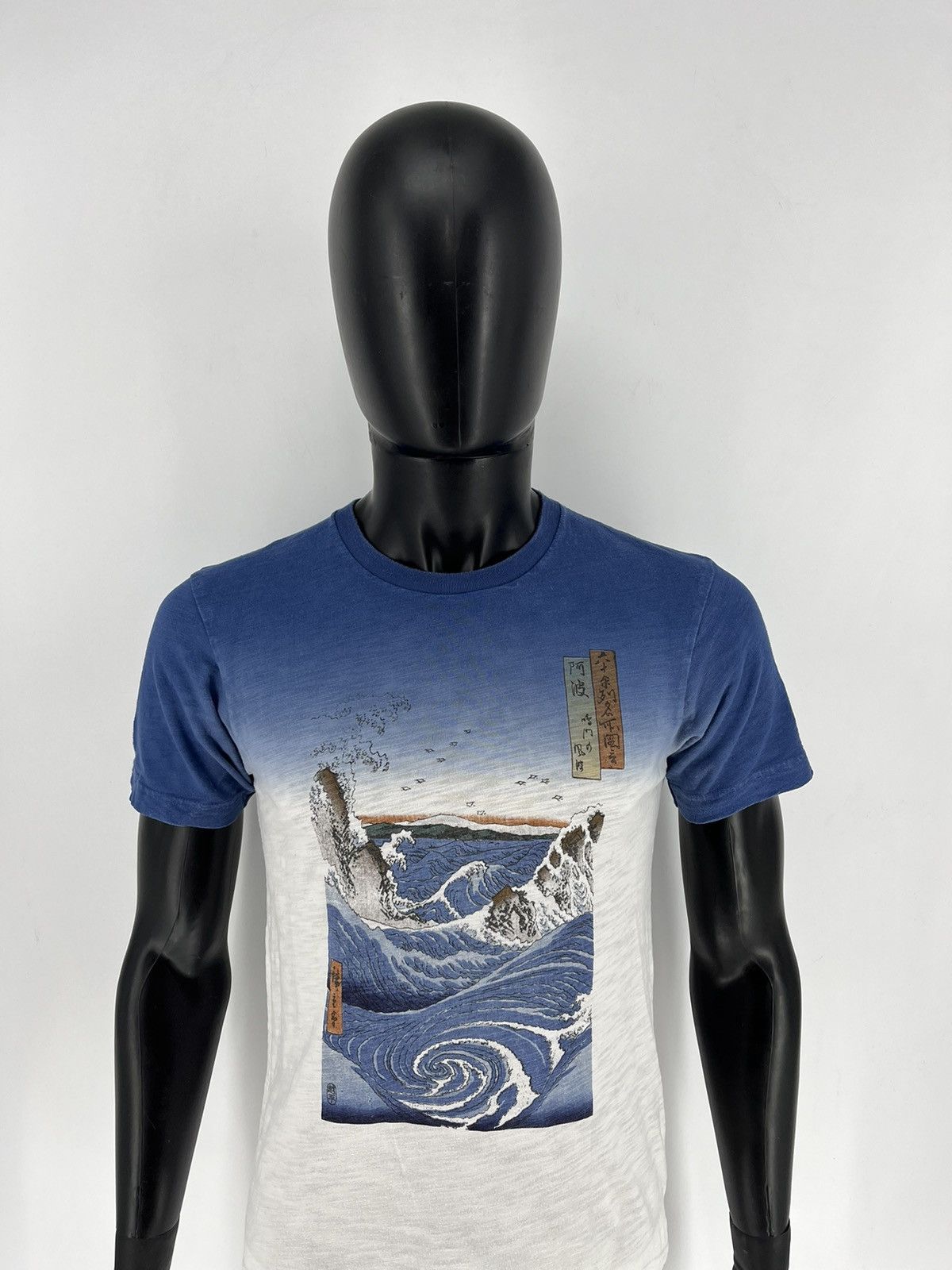 Other Mens Uniqlo Hokusai Blue T Shirt art tee Japanese Brand y2k Size US S / EU 44-46 / 1 - 5 Thumbnail