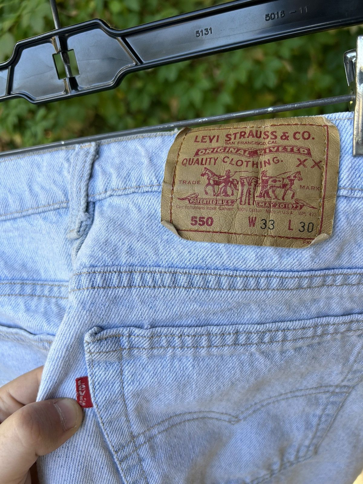 Levi's × Vintage Vintage Levis 550 Faded Light Wash Made In USA RARE Size US 30 / EU 46 - 4 Thumbnail