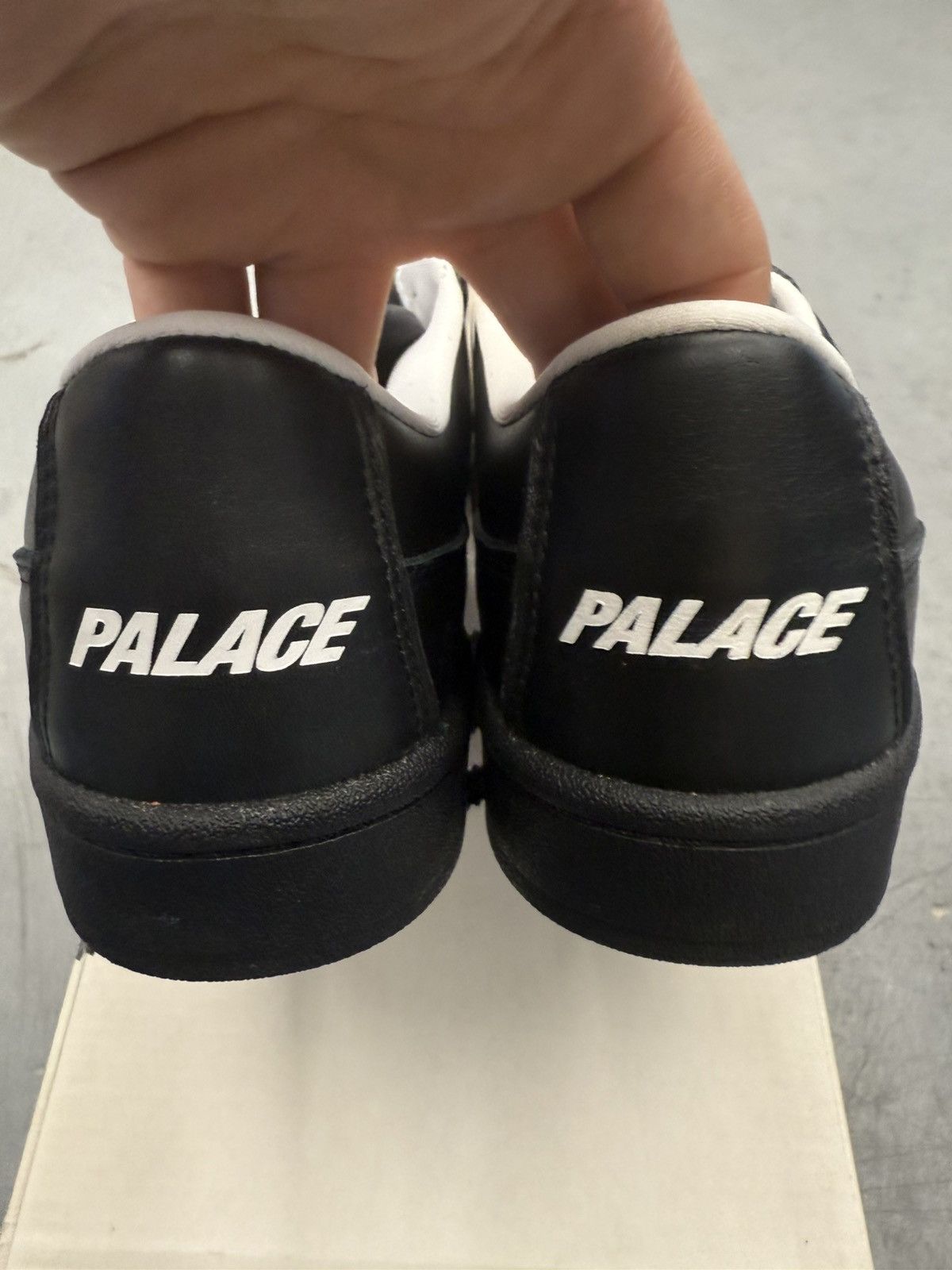 Adidas 2018 Adidas Camton Trainer Palace Black Size US 8 / EU 41 - 6 Thumbnail