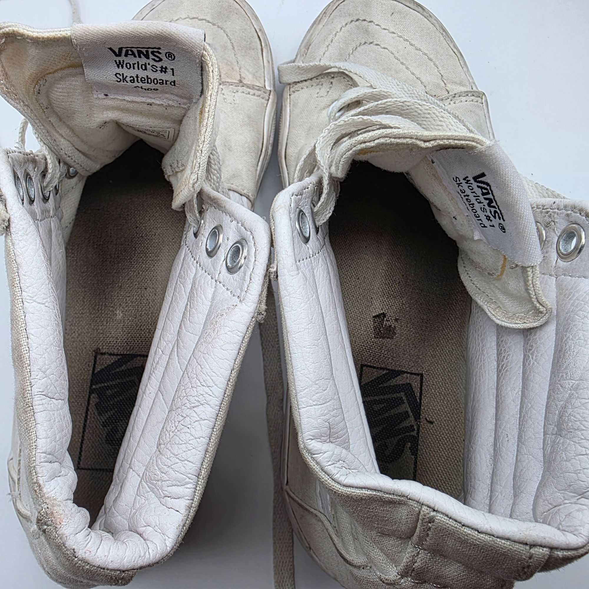 Vans Vans Sk8-Hi Womens 9 Triple White High Top Sneakers Shoes Ca Size US 9 / IT 39 - 7 Thumbnail