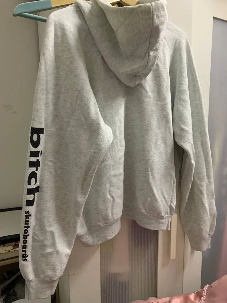 Girl Skateboards Vintage 90s Bitch Skateboards Logo Hoodie Sleeve Print Boxy Size US L / EU 52-54 / 3 - 3 Thumbnail