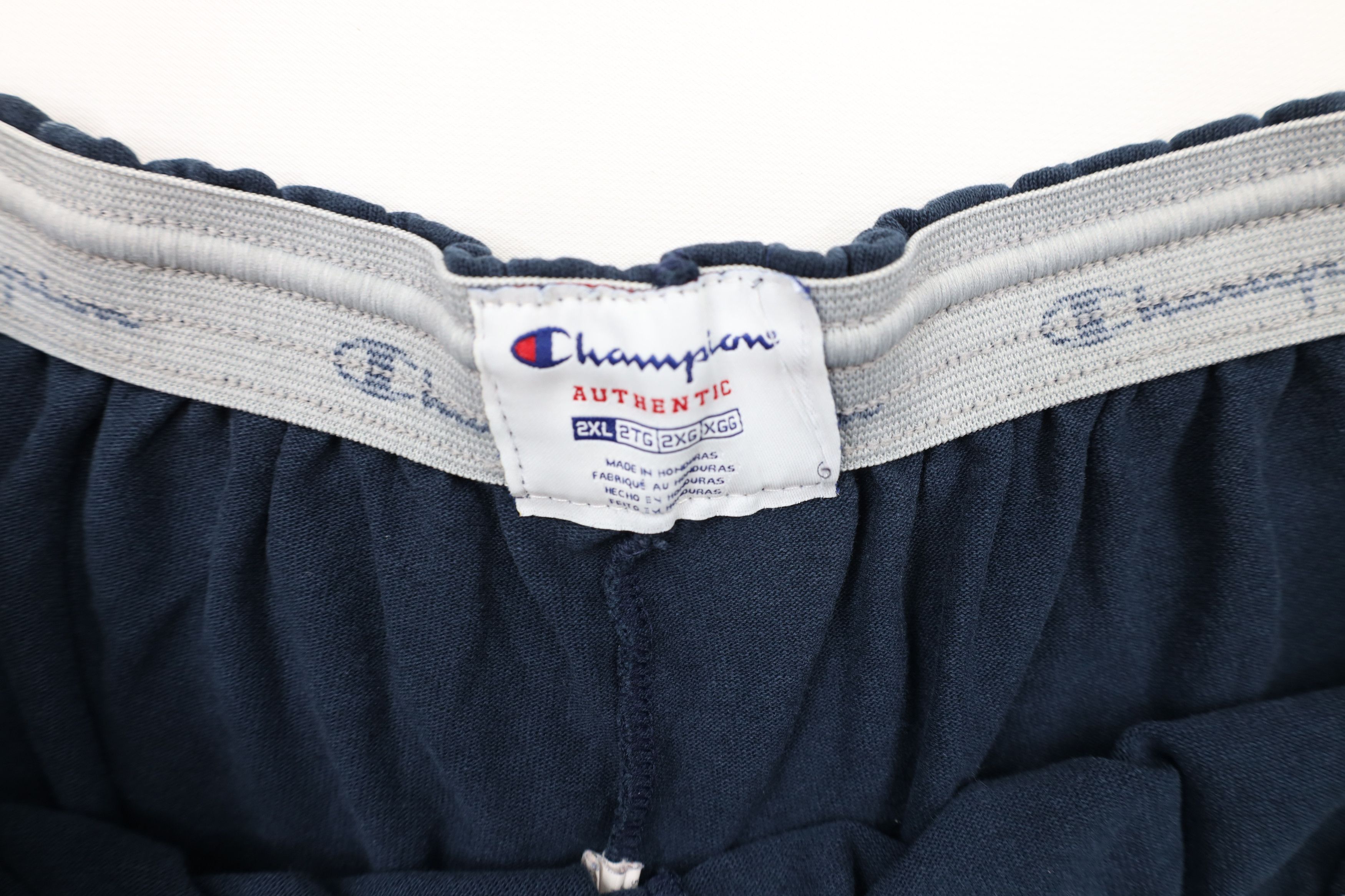 Champion × Vintage Vintage Champion Classic Logo Heavyweight Above Knee Shorts Size US 38 / EU 54 - 6 Thumbnail