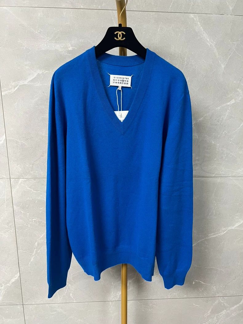 Maison Margiela Maison Margiela Blue V-neck sweater Size US L / EU 52-54 / 3 - 1 Thumbnail