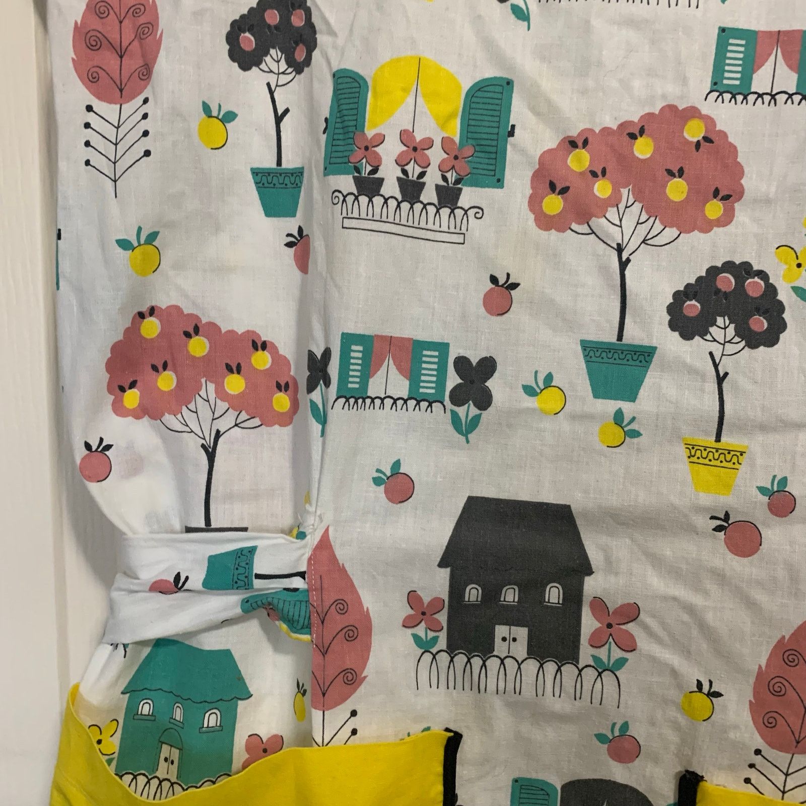 Handmade Handmade Kid’s 1970’s Apron Front Pockets Back Tie One Size Size S / US 4 / IT 40 - 3 Thumbnail