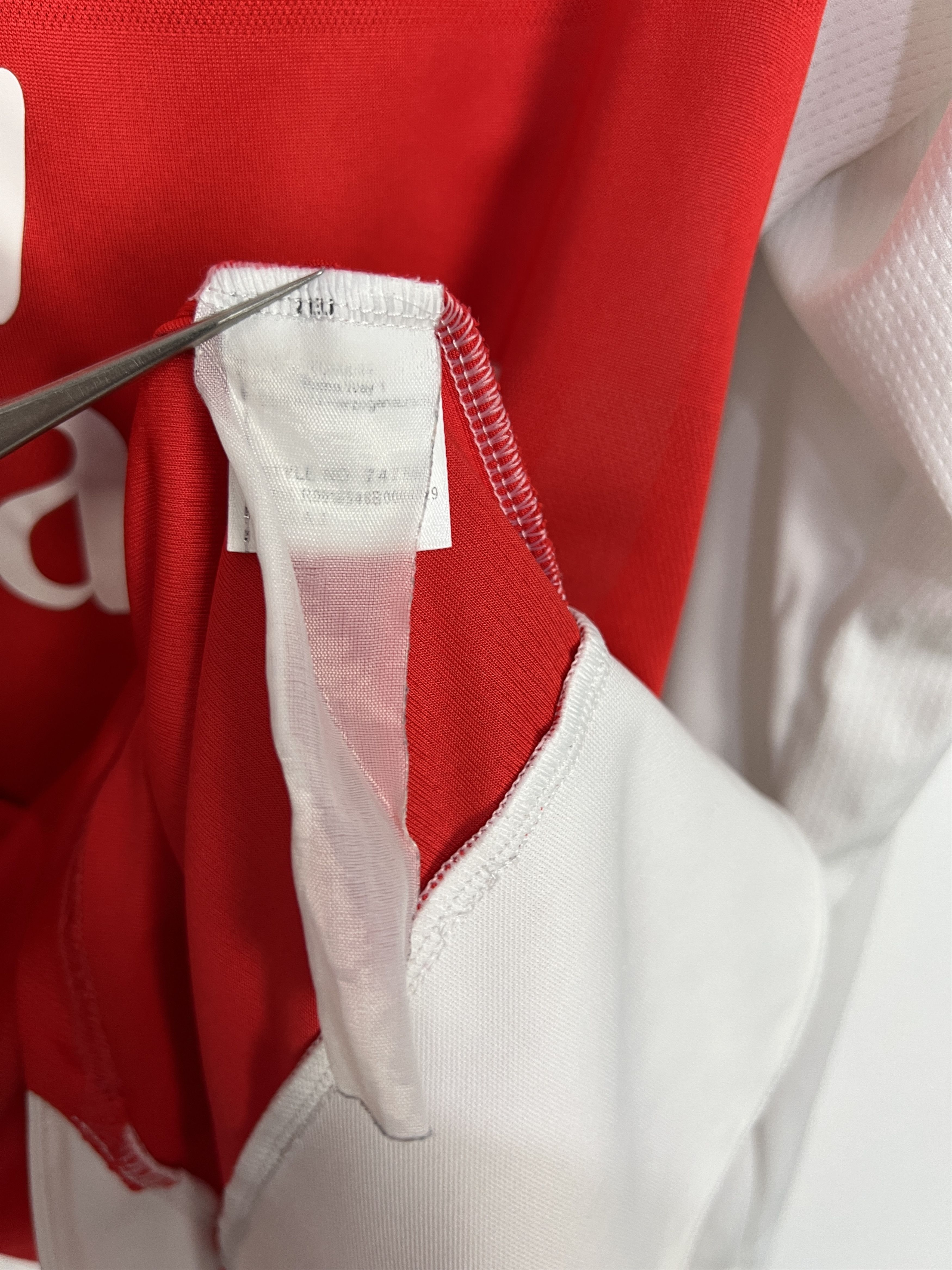 Puma Arsenal Home football shirt 2015 Soccer #17 Alexis Size US M / EU 48-50 / 2 - 12 Thumbnail