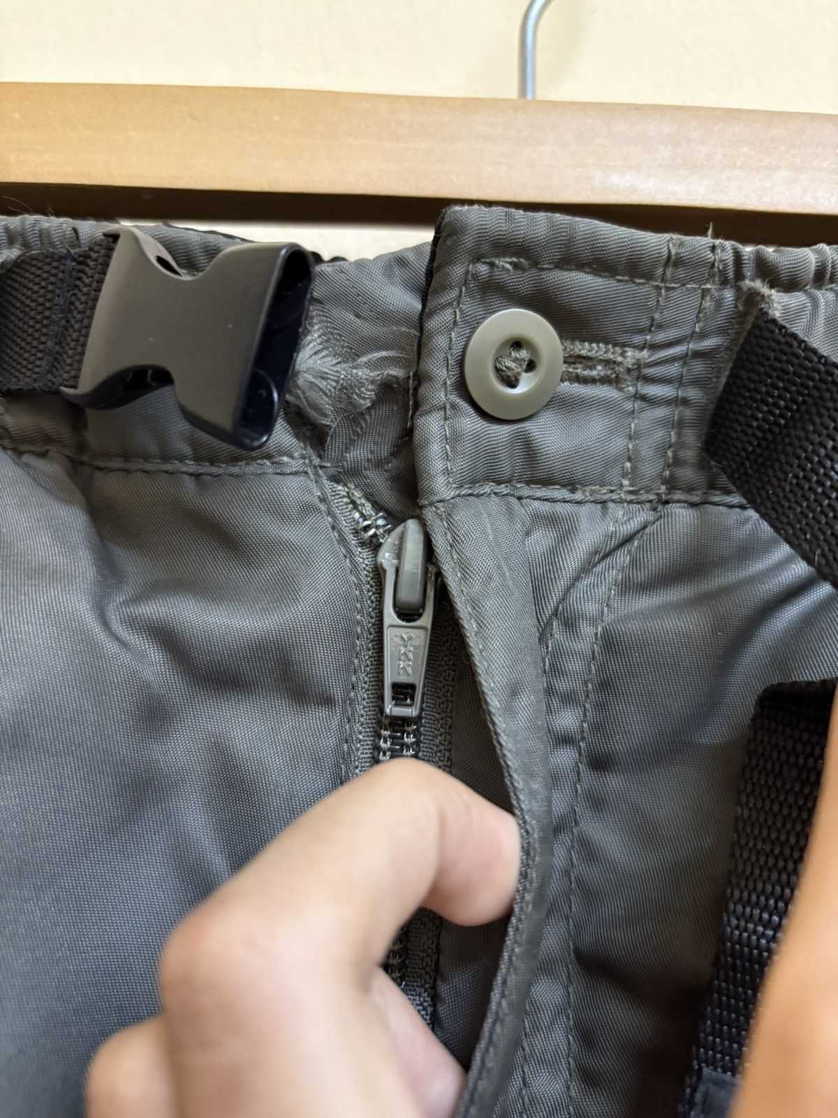 Airwalk × Vintage Vintage Y2k Airwalk Baggy Parachute Multi Pocket Pants Size US 30 / EU 46 - 12 Thumbnail