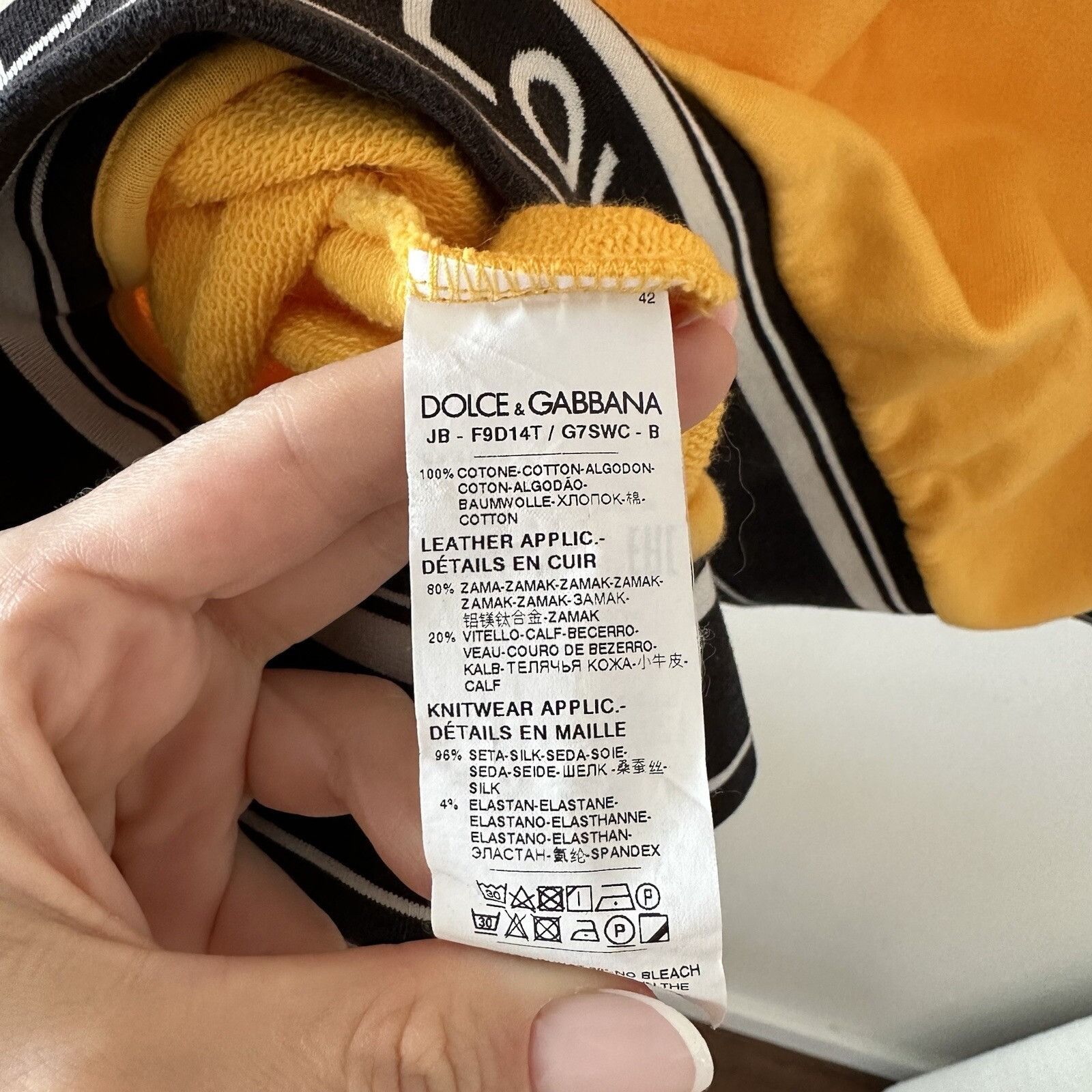 Dolce & Gabbana Dolce&Gabbana Hoodie Yellow Love Is Black Sz 46 IT 10 US DG Size US XL / EU 56 / 4 - 10 Thumbnail
