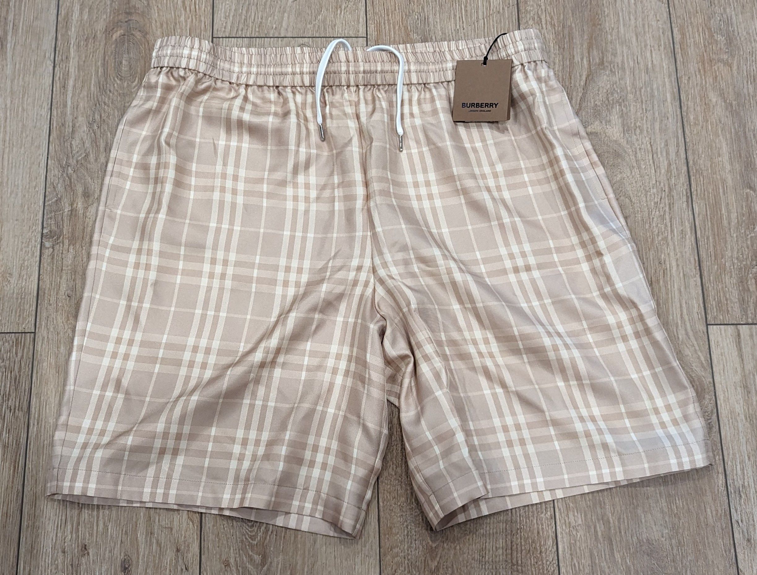 image of Burberry "bradeston" Check Silk Twill Shorts Soft Fawn Xl, Men's (Size 36)