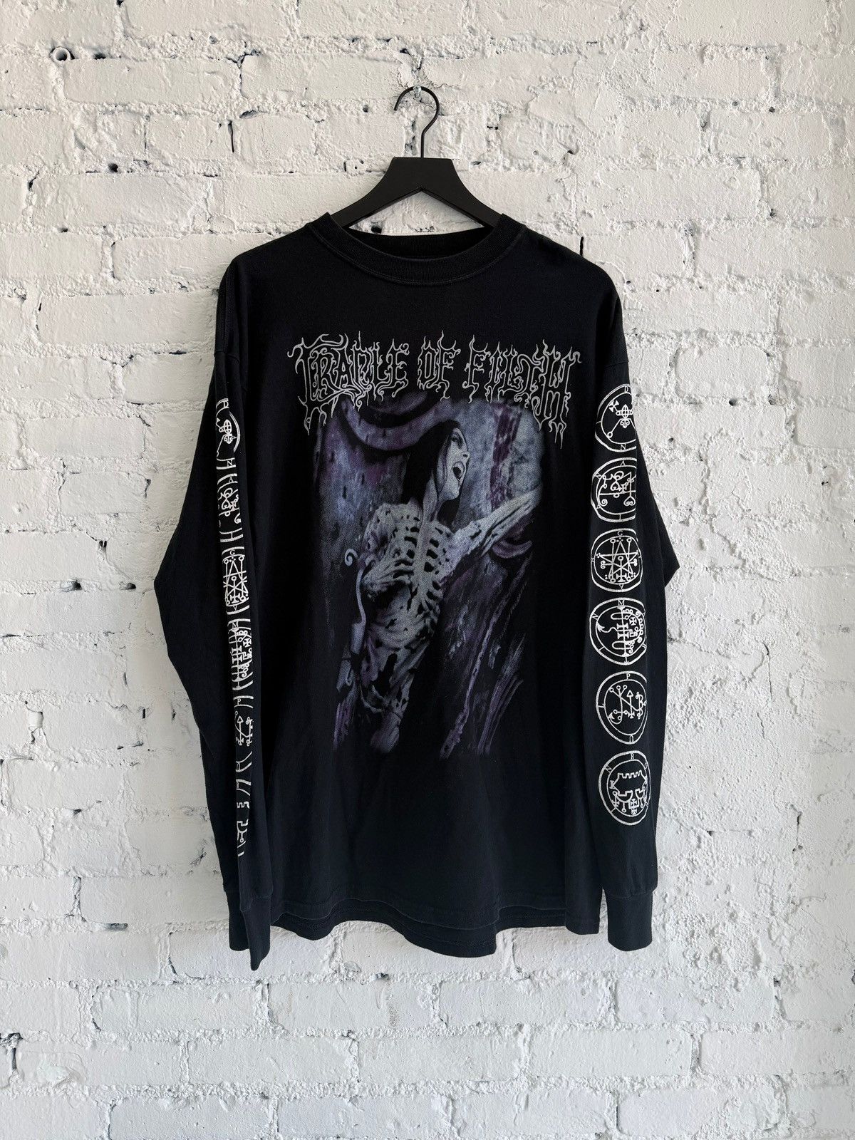 Vintage 2000 CRADLE OF FILTH ‘TOTAL FUCKING DARKNESS’ L/S TEE Size US XL / EU 56 / 4 - 1 Thumbnail