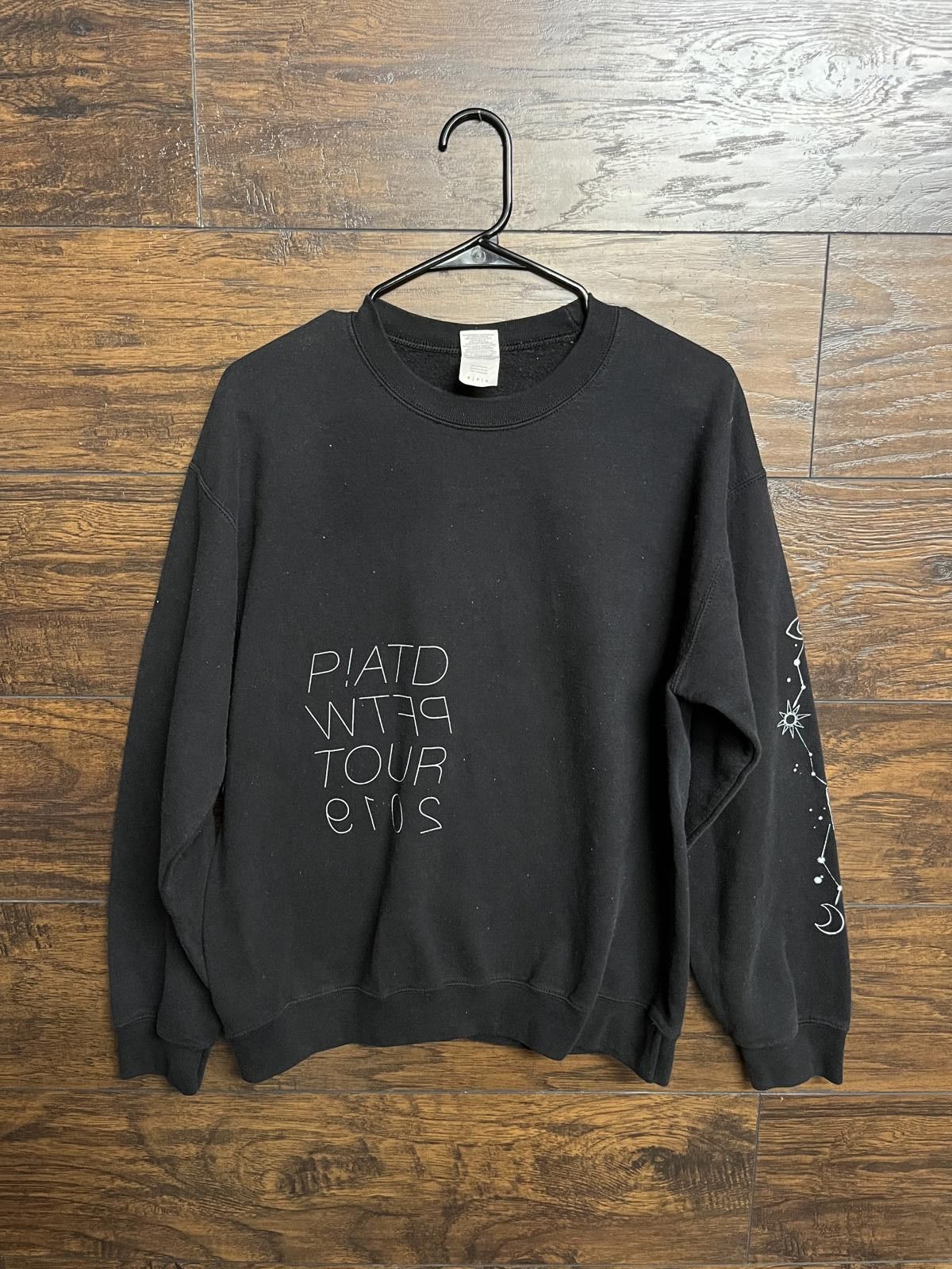 Gildan Panic at the Disco Crewneck Sweatshirt Tour 2019 P!ATD M Size US M / EU 48-50 / 2 - 1 Thumbnail