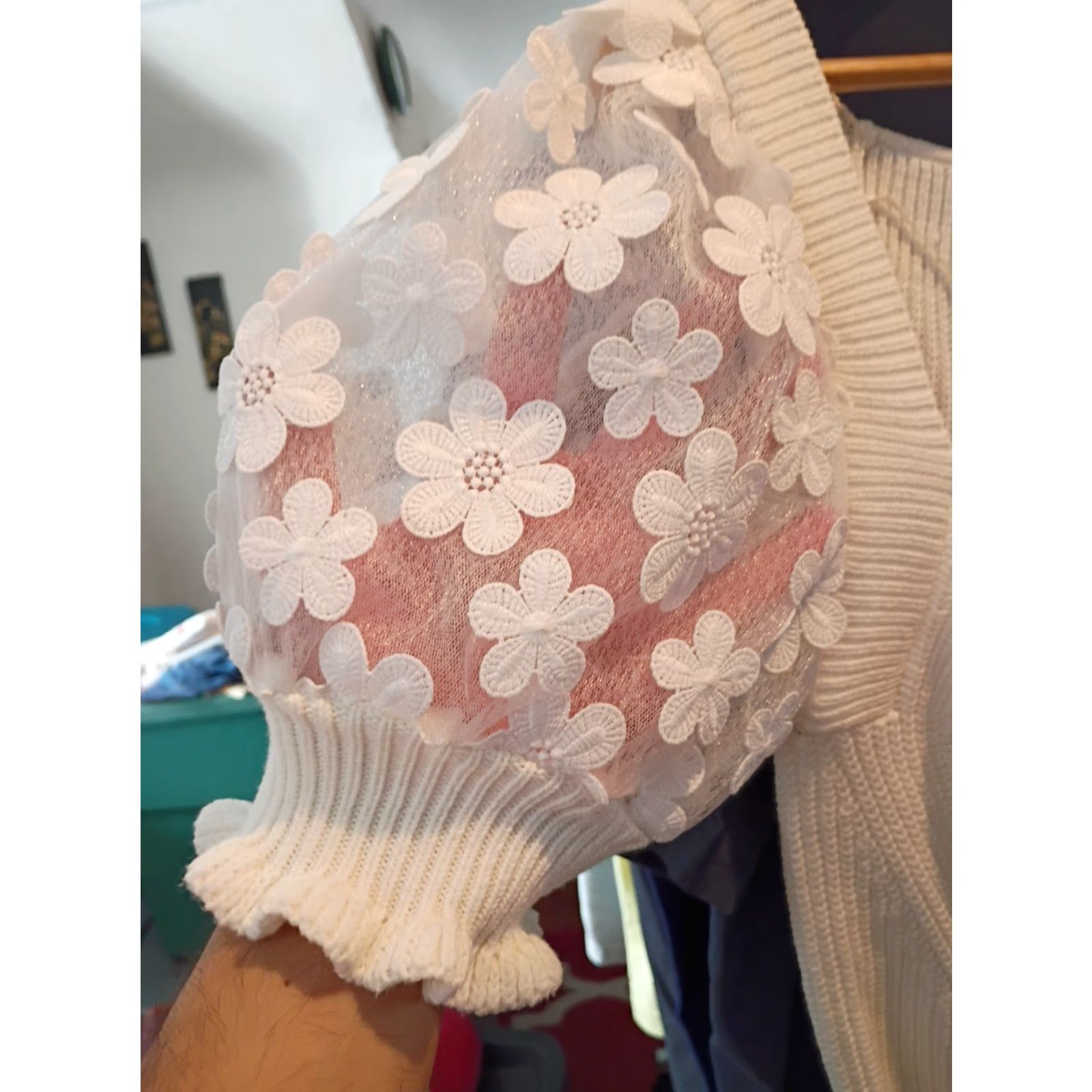 French Connection French Connection Ladies Floral White Top Lace Sleeves NWT Size L Size L / US 10 / IT 46 - 2 Thumbnail