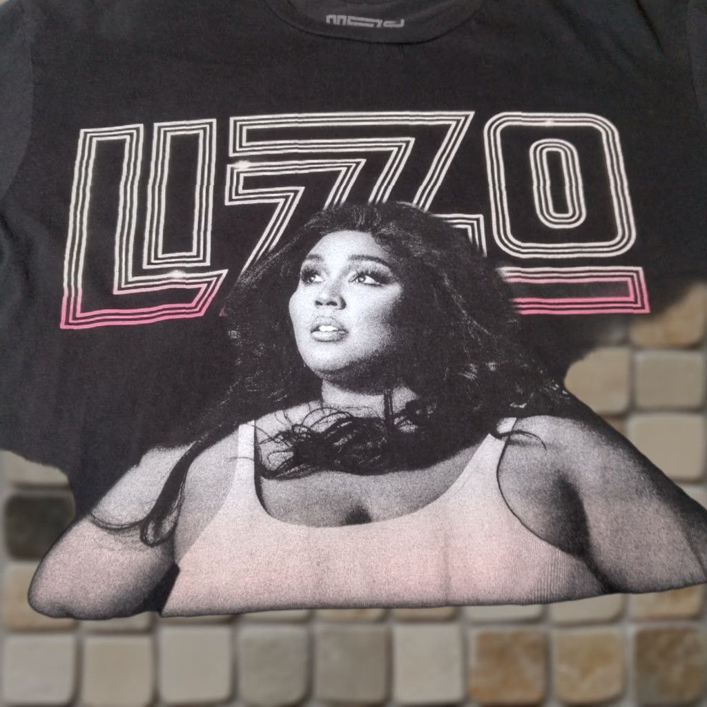 Rizzoli VINTAGE Lizzo Shirt XL The Special Tour 2023 Graphic Music Flute Singer Cotton Men's Size US XL / EU 56 / 4 - 1 Thumbnail