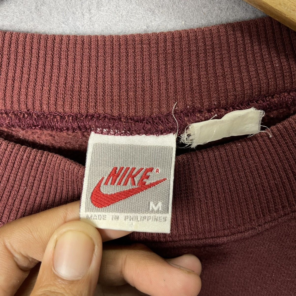 Nike Vintage Nike Swoosh Crewneck Sweatshirt – Burgundy (M) Size US M / EU 48-50 / 2 - 8 Thumbnail