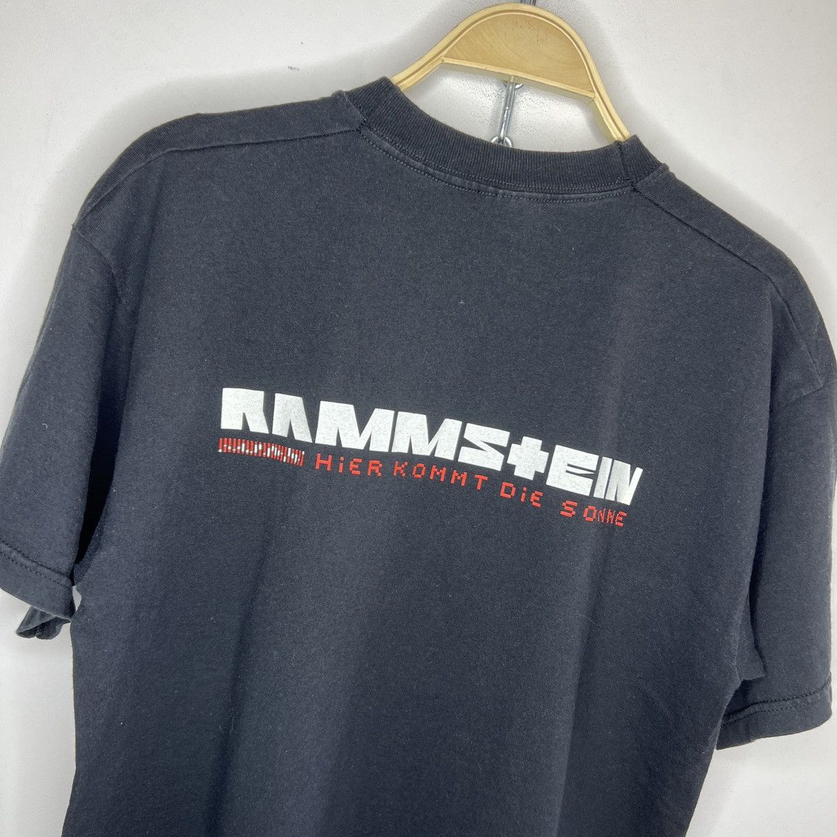 Band Tees × Vintage Vintage Rammstein Hier Kommt Die Sonne T Shirt Size US L / EU 52-54 / 3 - 10 Thumbnail