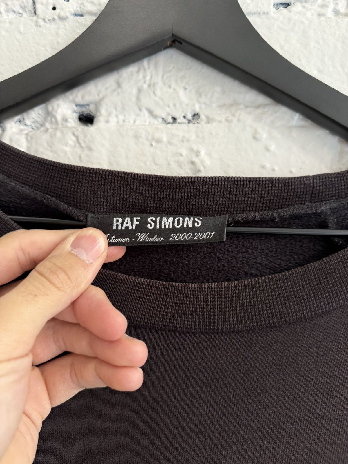 Raf Simons A/W 00-01 RAF SIMONS ‘CONFUSION’ CREWNECK Size US S / EU 44-46 / 1 - 4 Thumbnail