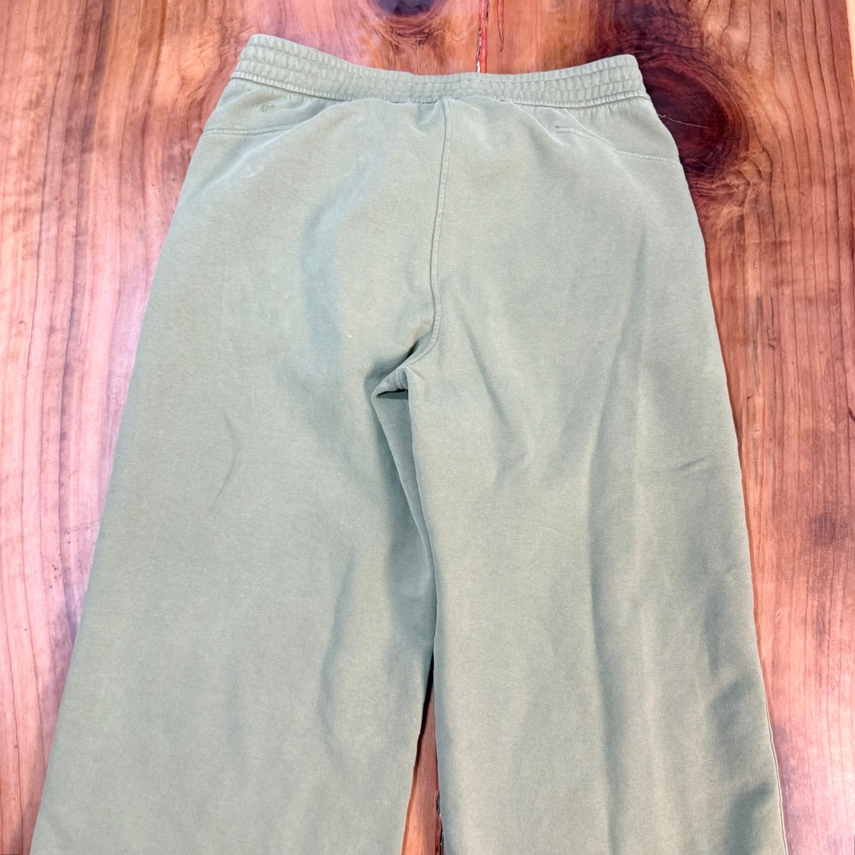 Lululemon Lululemon Women’s Pants 14 High Rise Cotton Wide-Leg Athletic Sweatpants Green Capris" Size 36" / US 14 / IT 50 - 6 Thumbnail