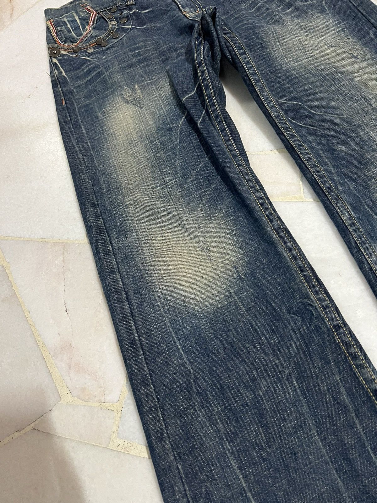 If Six Was Nine × Japanese Brand FLARE 90’s RED PEPPER CLAW DISTRESS JEAN Size US 35 - 5 Thumbnail