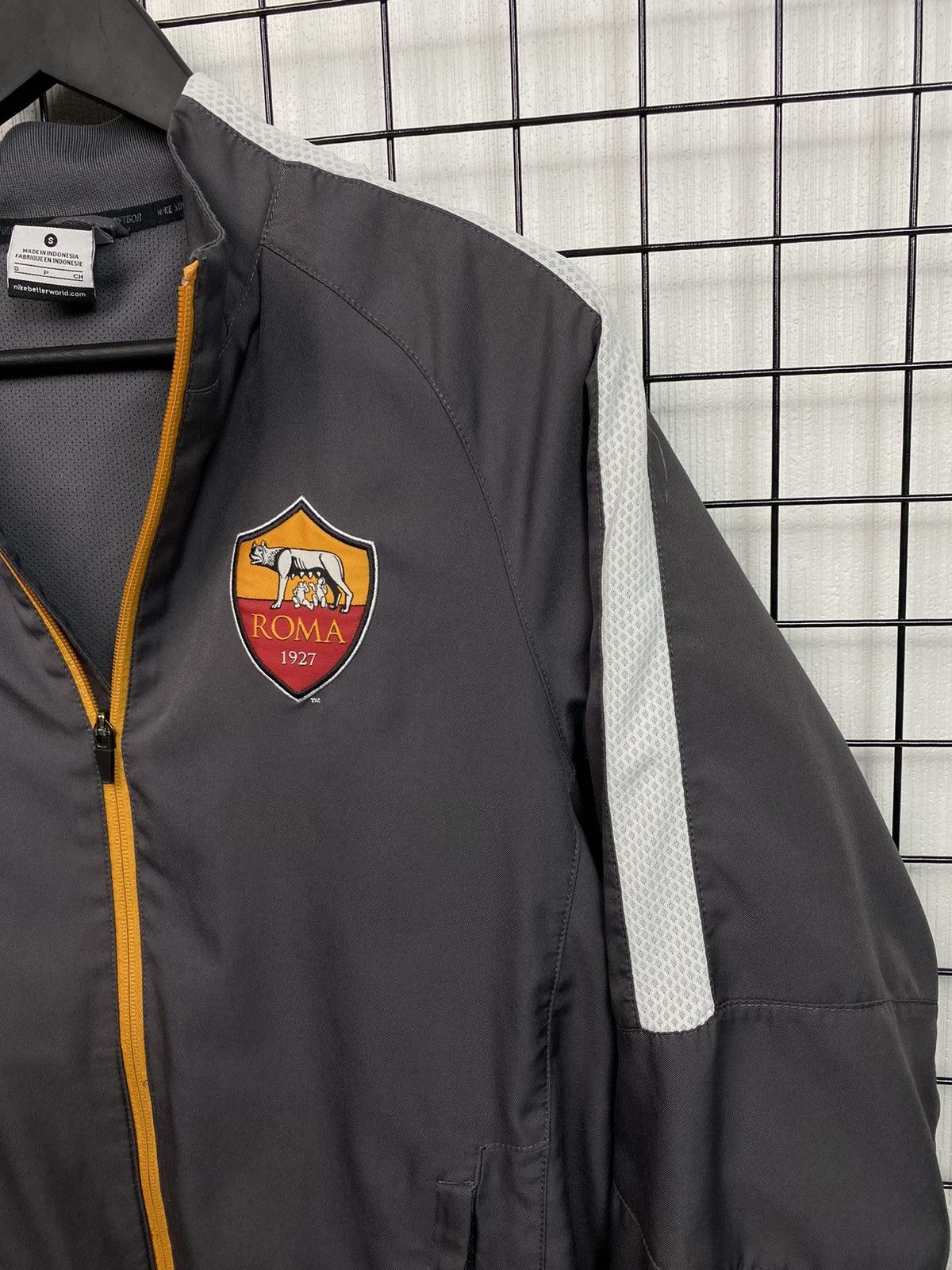 Vintage AC Roma Nike Track Zip Light Jacket Training Men’s S Grey Size US S / EU 44-46 / 1 - 2 Thumbnail