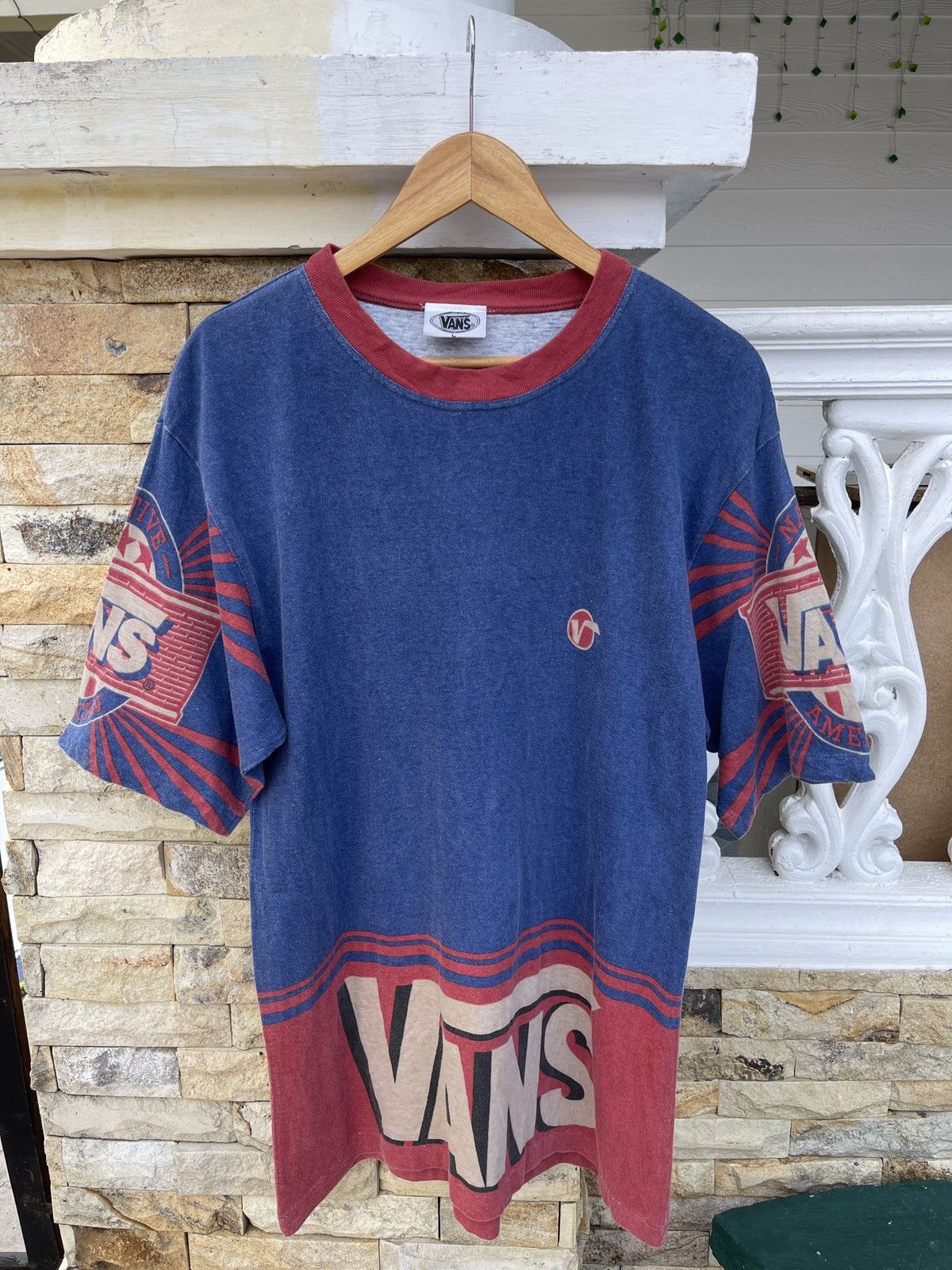 Vans × Vintage Last Drop🔥Rare🔥Vtg90s VANS Off The Wall Native Overprint Tee Size US L / EU 52-54 / 3 - 3 Thumbnail