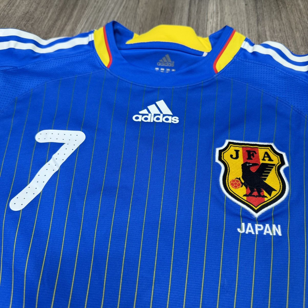 Adidas Japan 08/10 player issue home shirt #7 Endo Size US M / EU 48-50 / 2 - 3 Thumbnail