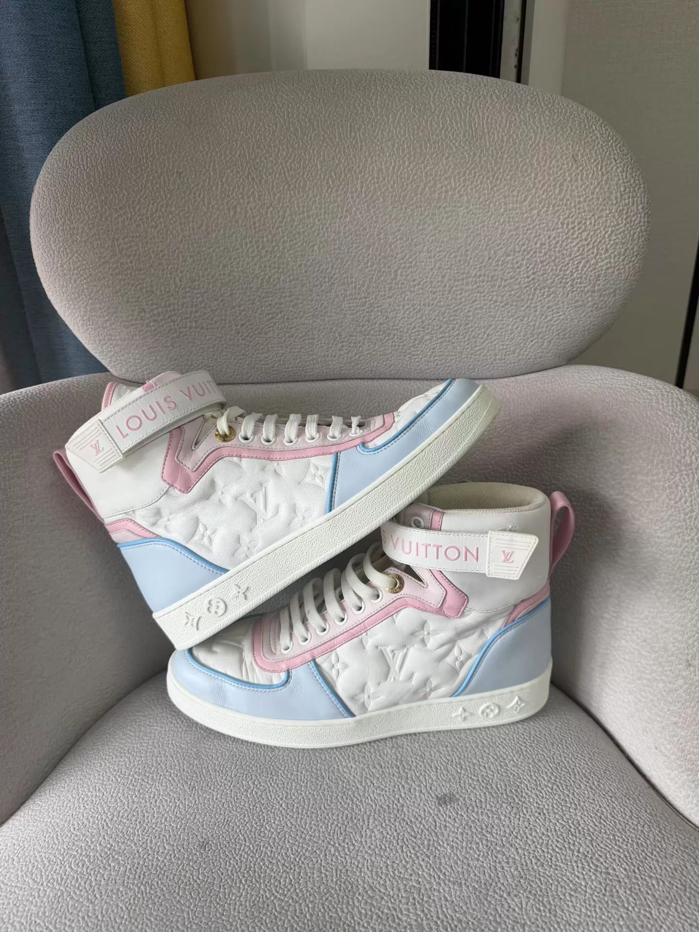 Louis Vuitton LV Boombox High-Top Sneaker 38 Pink Blue White Size US 7.5 / IT 37.5 - 5 Thumbnail