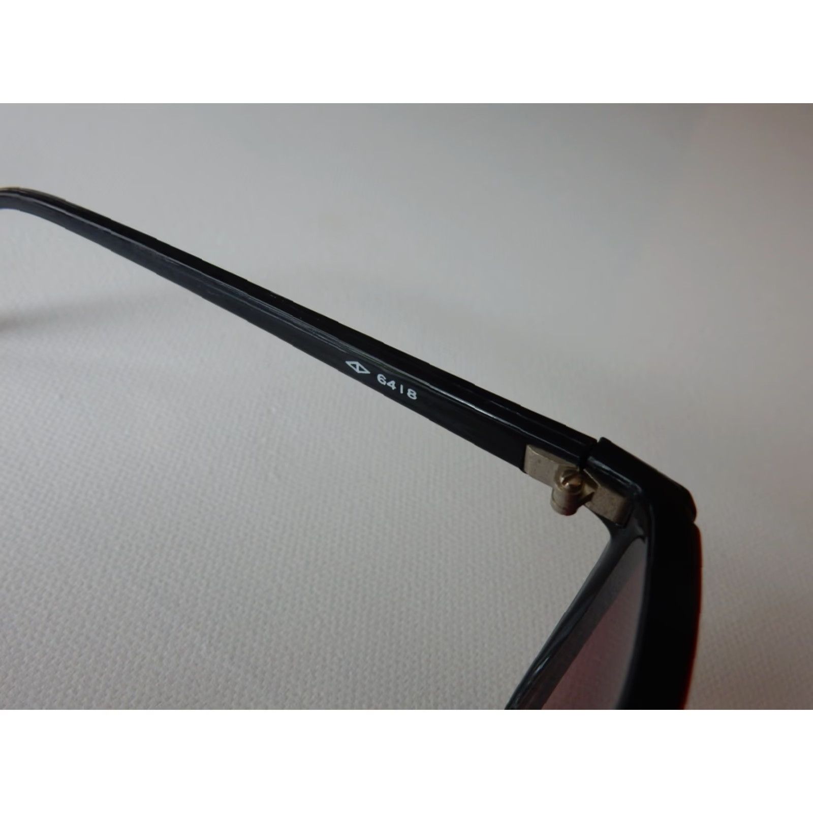 Vintage VTG Sunglasses Women Taiwan Unbranded Black & Red Sunglasses Size ONE SIZE - 5 Thumbnail