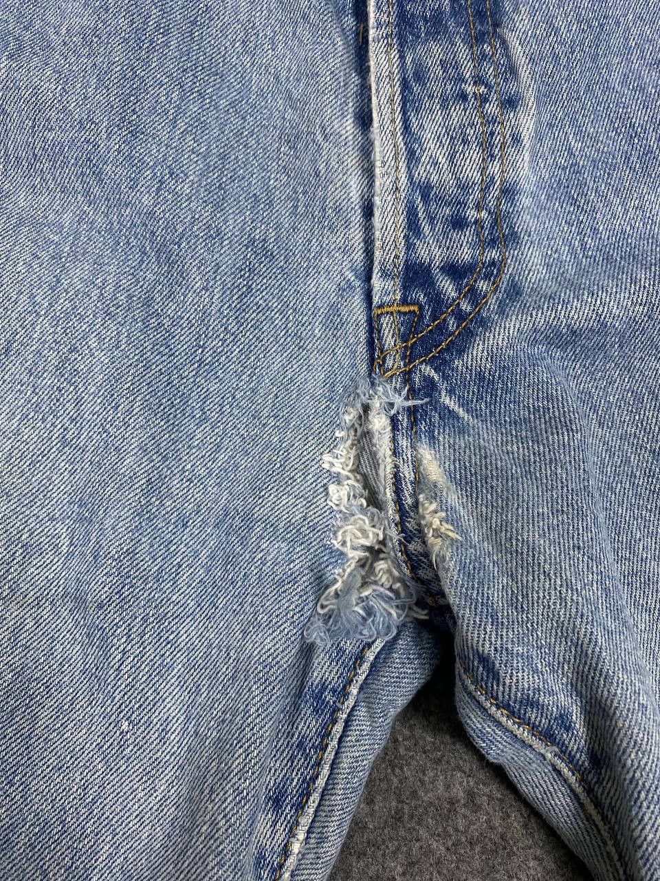 Levi's vintage levis 501 lightwash distressed denim nice design Size US 35 - 10 Thumbnail
