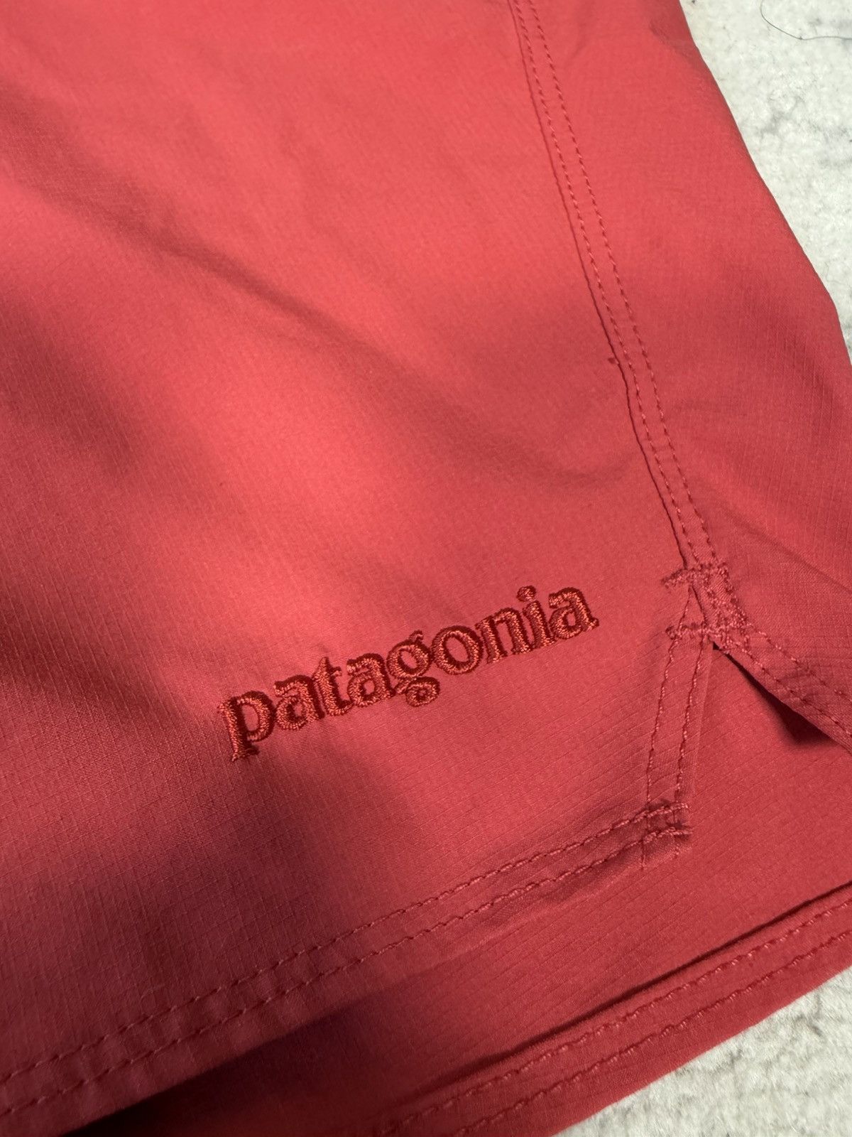 Patagonia Patagonia Red Board Shorts Size US 34 / EU 50 - 3 Thumbnail