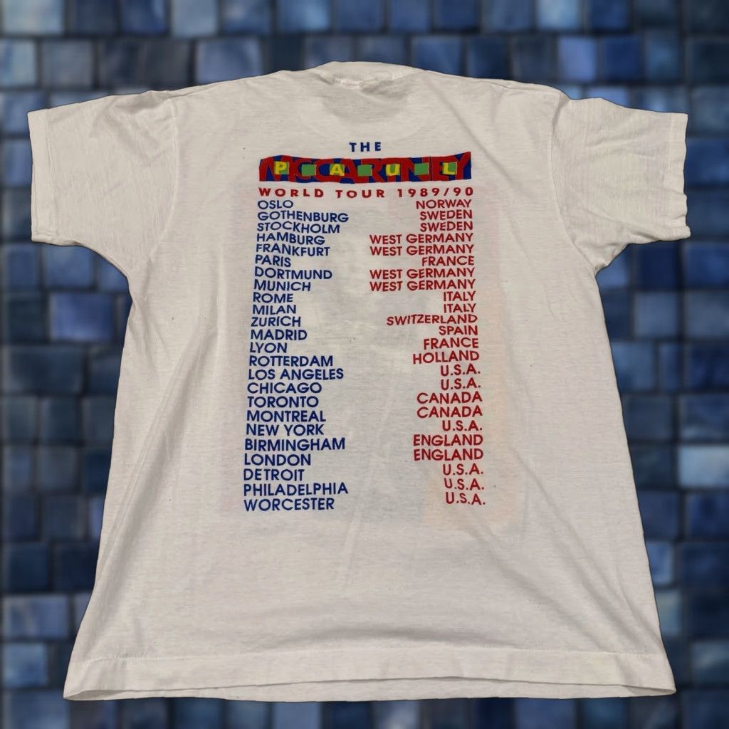 Vintage VINTAGE Paul McCartney World Tour White T-shirt Sz L 80s 90s Band Music Mens Size US L / EU 52-54 / 3 - 1 Thumbnail