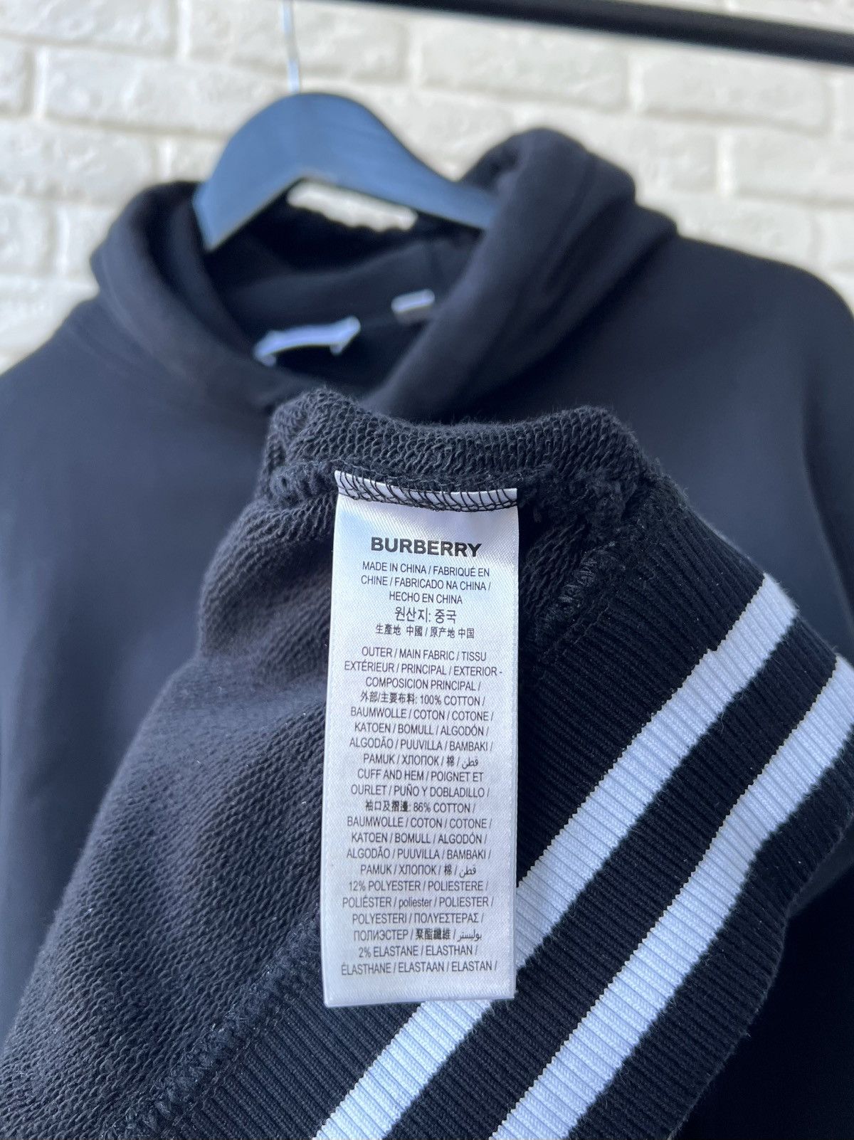 Burberry Burberry London Black Graphic Logo Hoodie Sweater Size US M / EU 48-50 / 2 - 8 Thumbnail