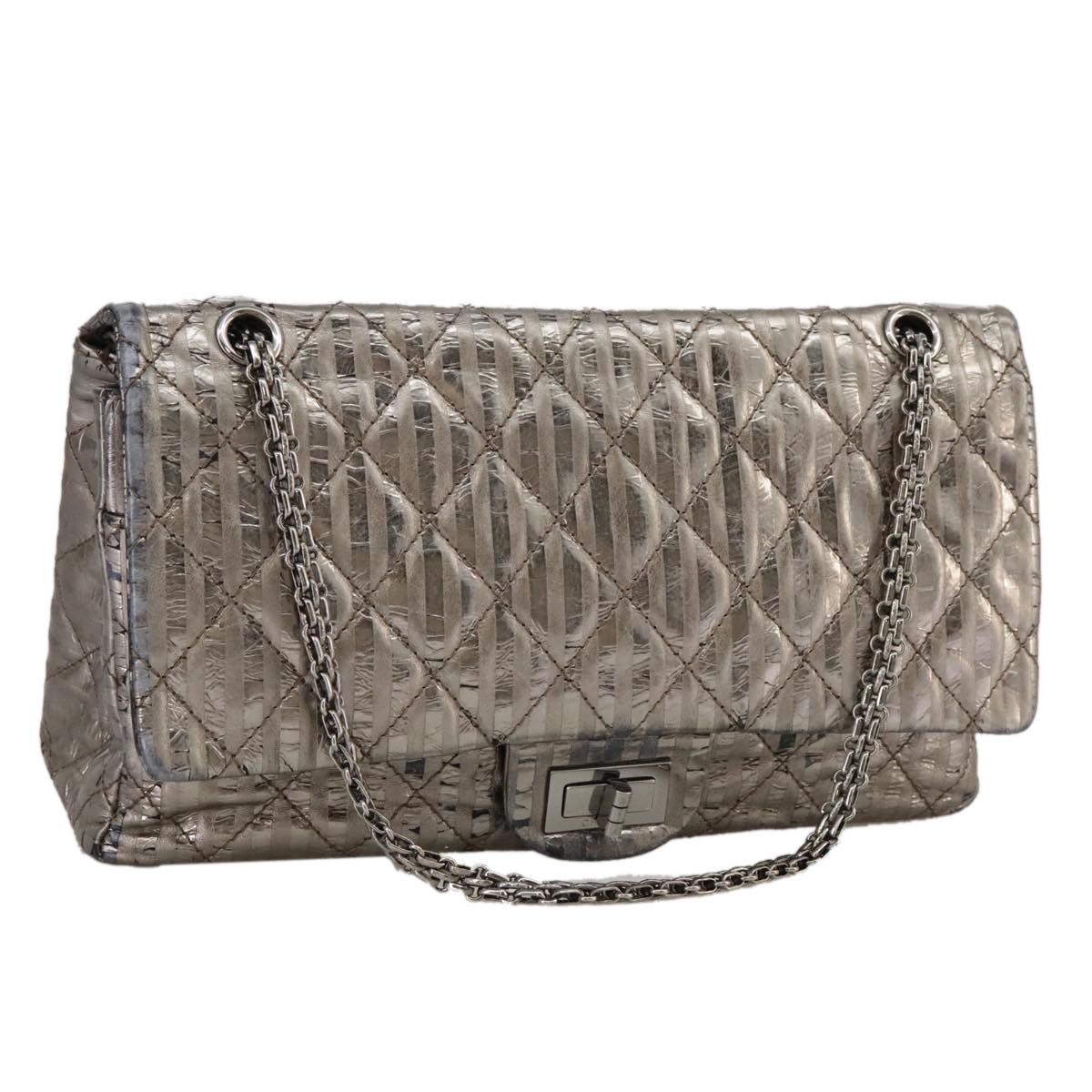 255 Silver Leather Shoulder Bag (Pre-Owned)