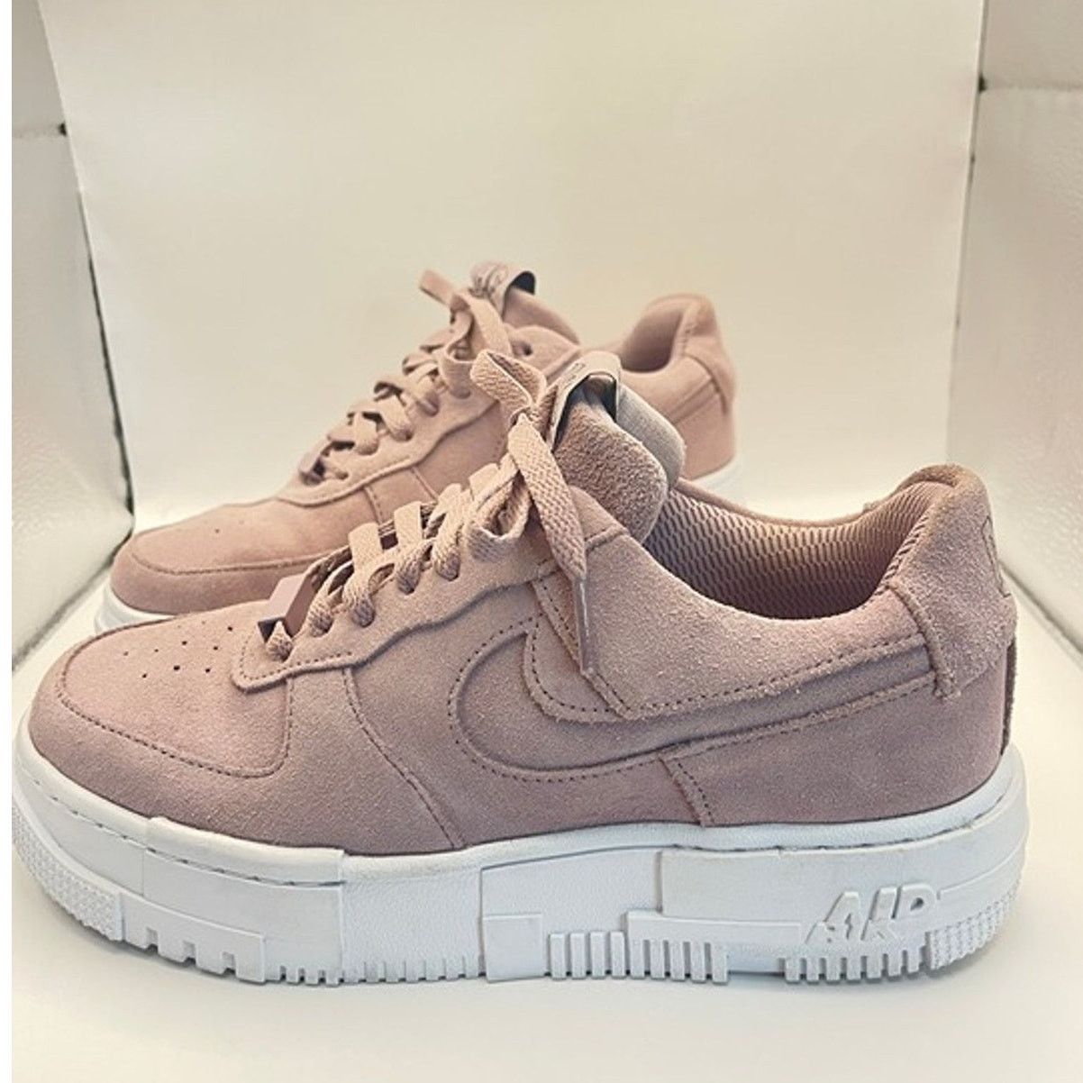 Nike Nike Air Force 1 Low Light Purple Suede Women’s Size 8 USED Size US 8 / IT 38 - 1 Thumbnail