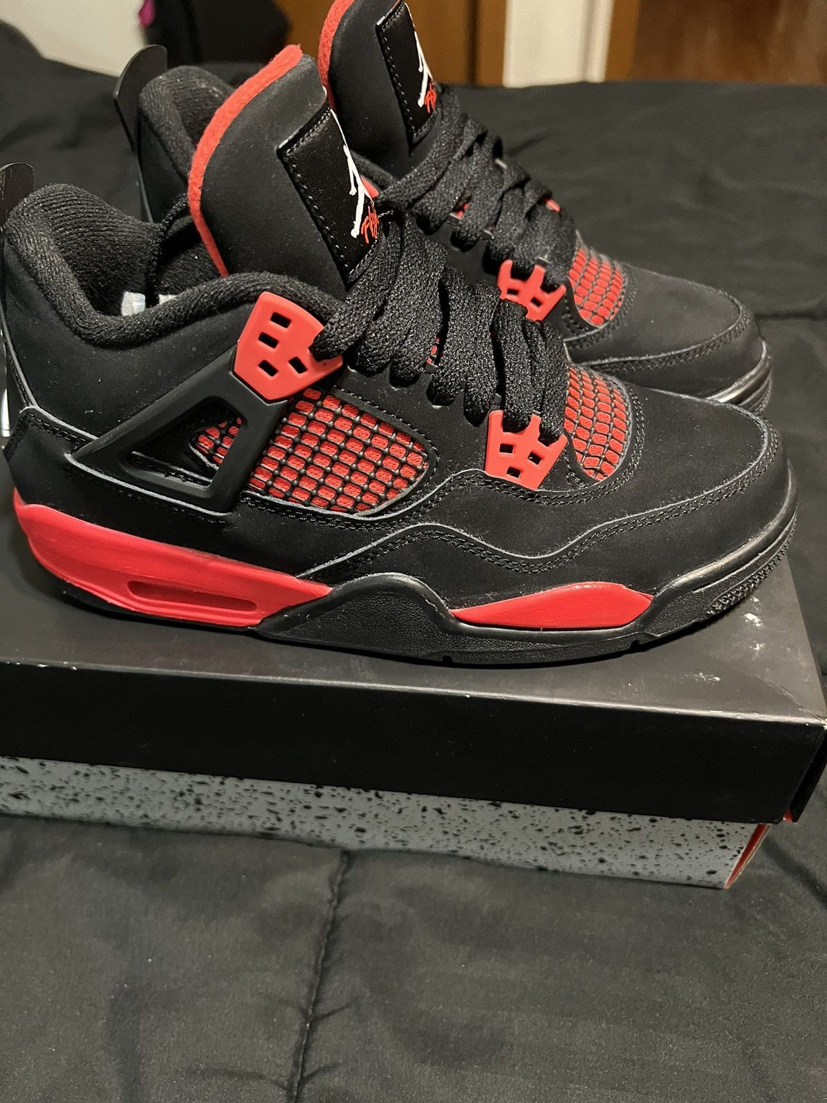 Jordan Brand × Nike Jordan 4 Red Thunder GS Size US 5.5 / EU 38 - 2 Thumbnail