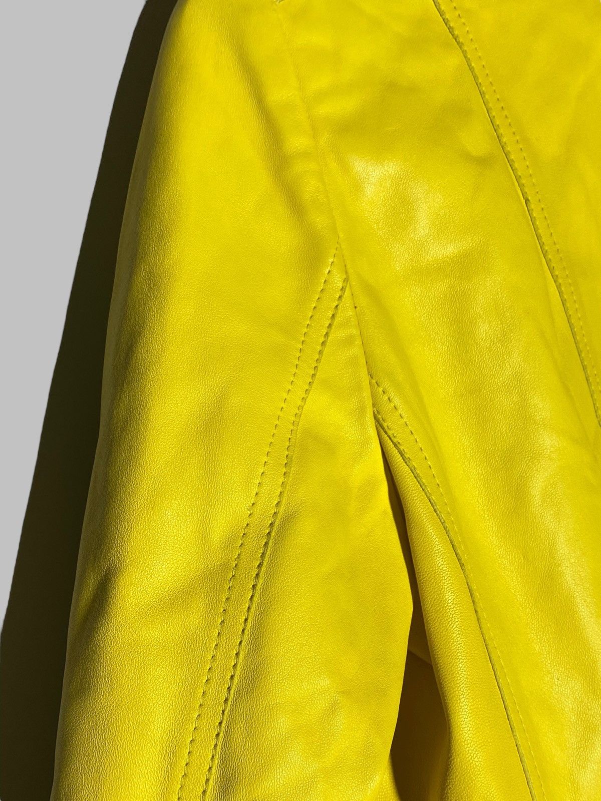 Burberry Vintage Burberry London Yellow Women’s Leather Jacket Size M / US 6-8 / IT 42-44 - 19 Thumbnail