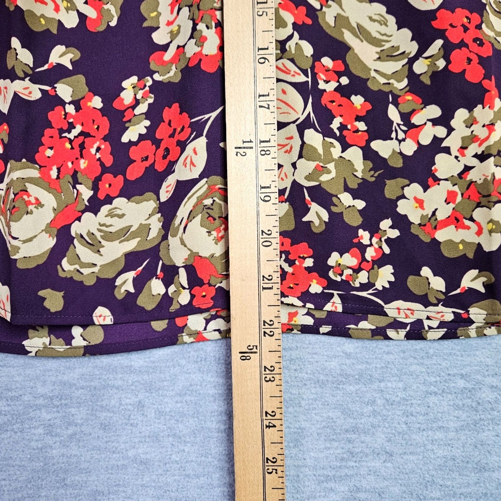 Vintage CAbi Women's XS Purple Floral V-Neck Blouse Size XS / US 0-2 / IT 36-38 - 3 Thumbnail