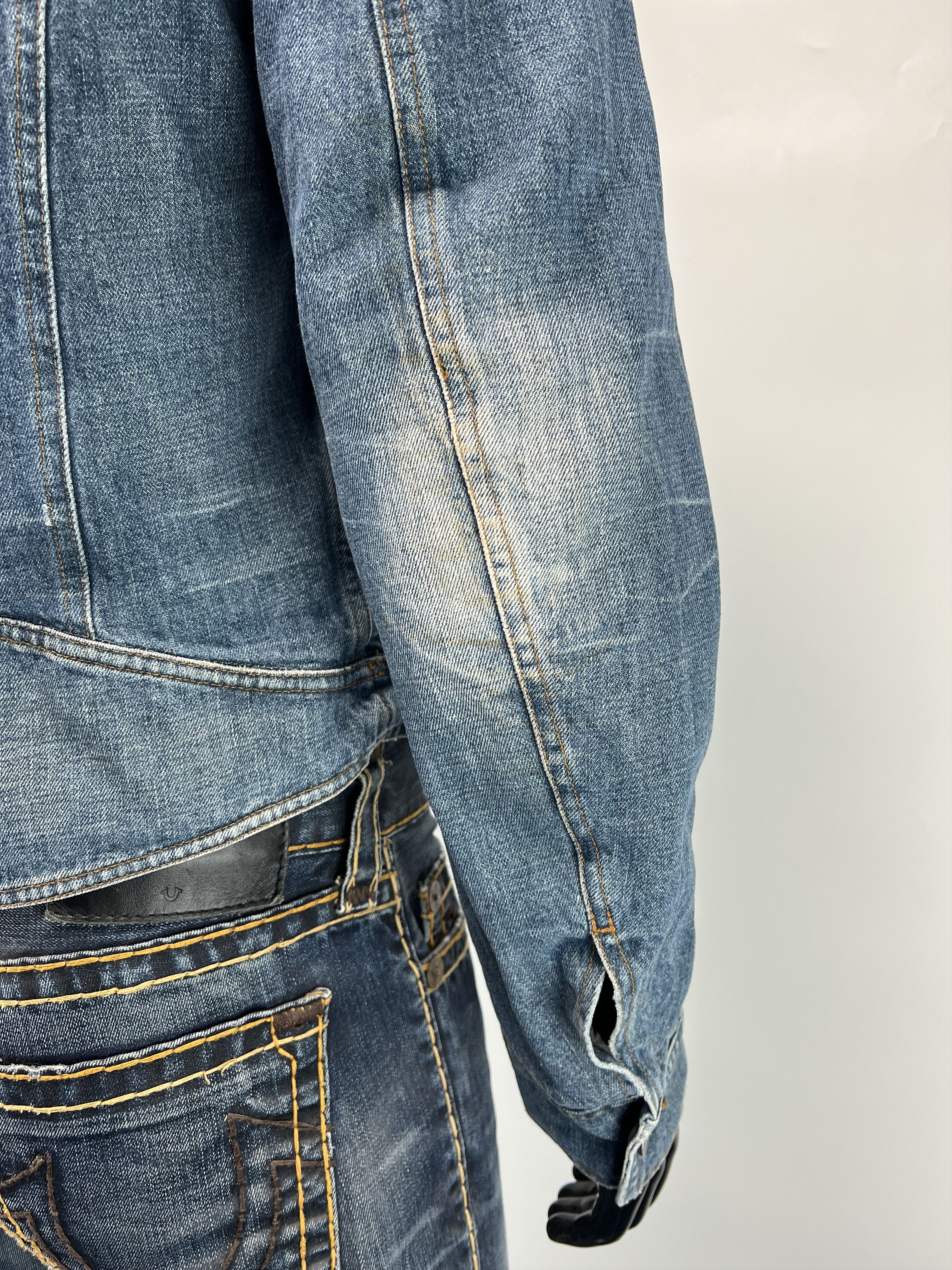 Bally Bally Rare Vtg Full Zip Distressed Denim Biker Jacket M/L Size US L / EU 52-54 / 3 - 10 Thumbnail