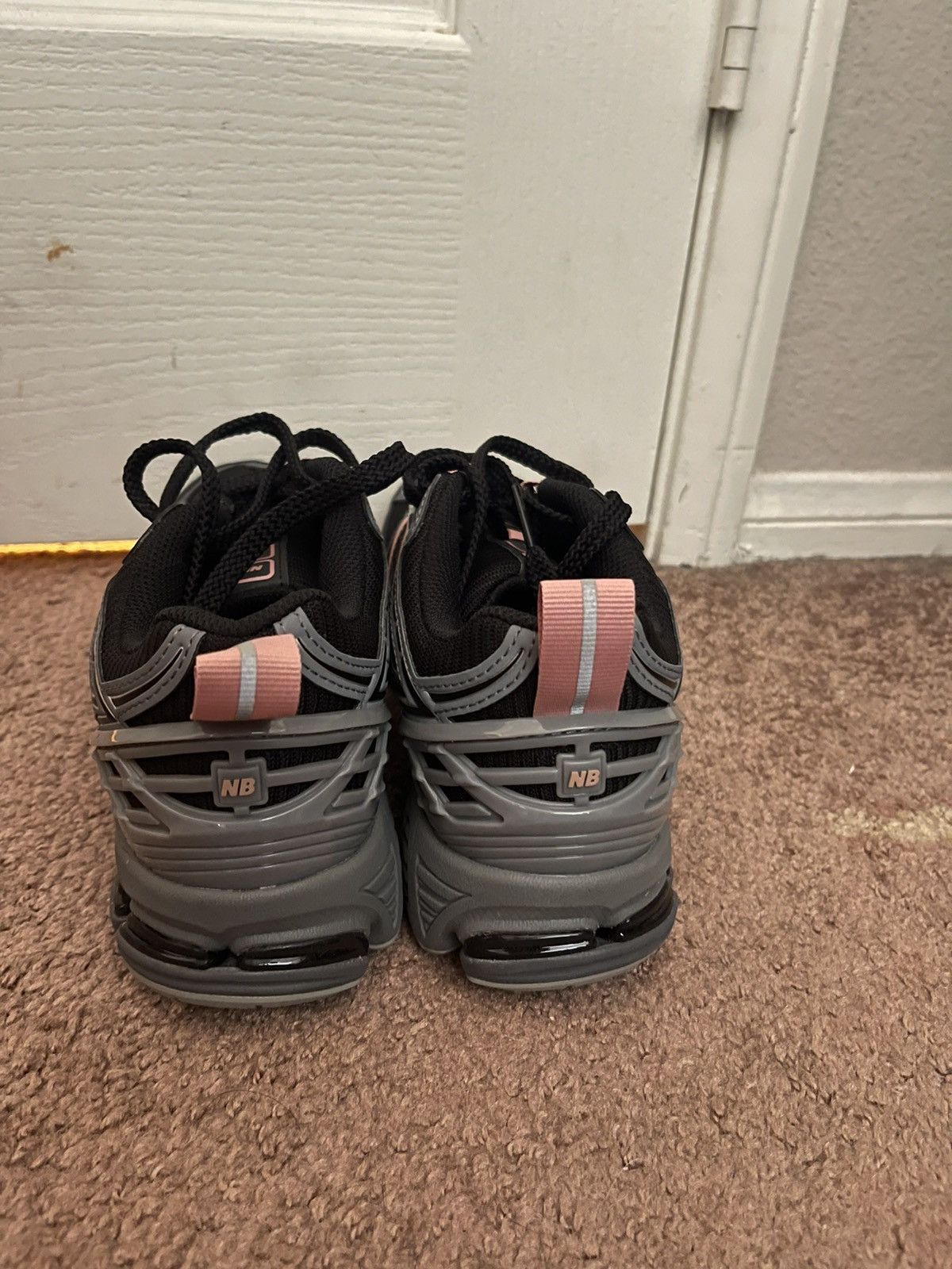 New Balance Classics black pink 1906R Size US 8.5 / IT 38.5 - 4 Thumbnail