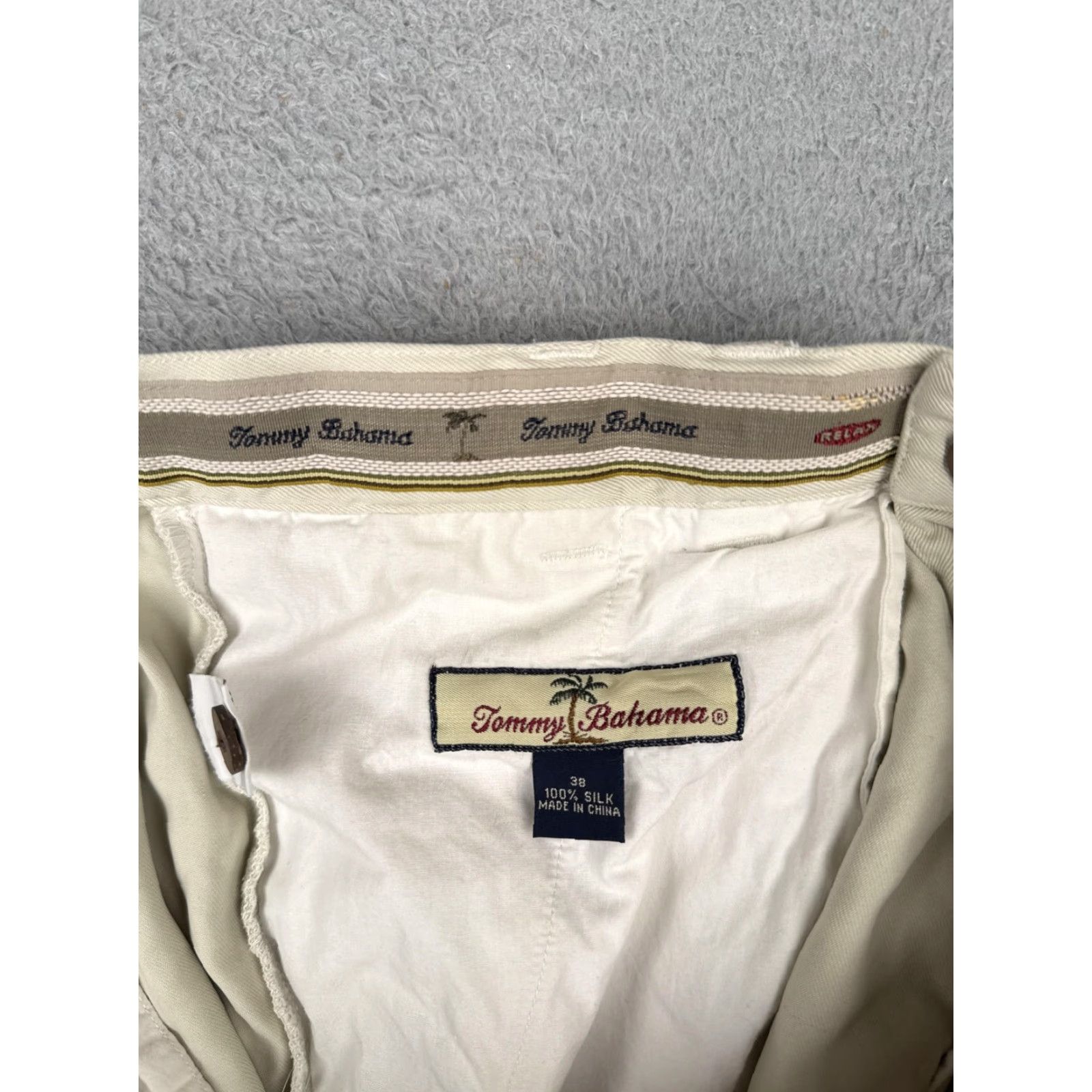 Tommy Bahama Tommy Bahama Shorts Mens 38 Beige Silk Relax Pleated Bermuda Casual Beach 38in Regular Size US 38 / EU 54 - 7 Thumbnail