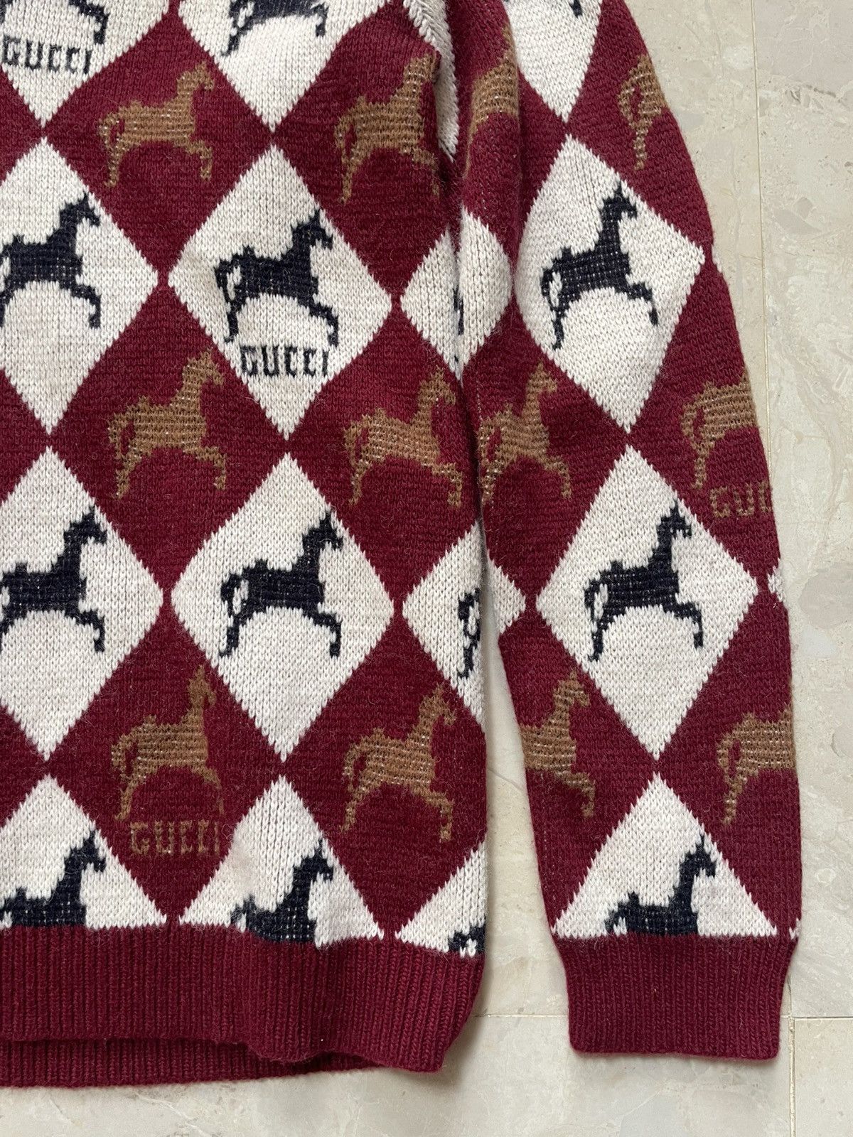 Gucci Gucci Horse Tile Wool V-Neck Logo Sweater Size US S / EU 44-46 / 1 - 3 Thumbnail