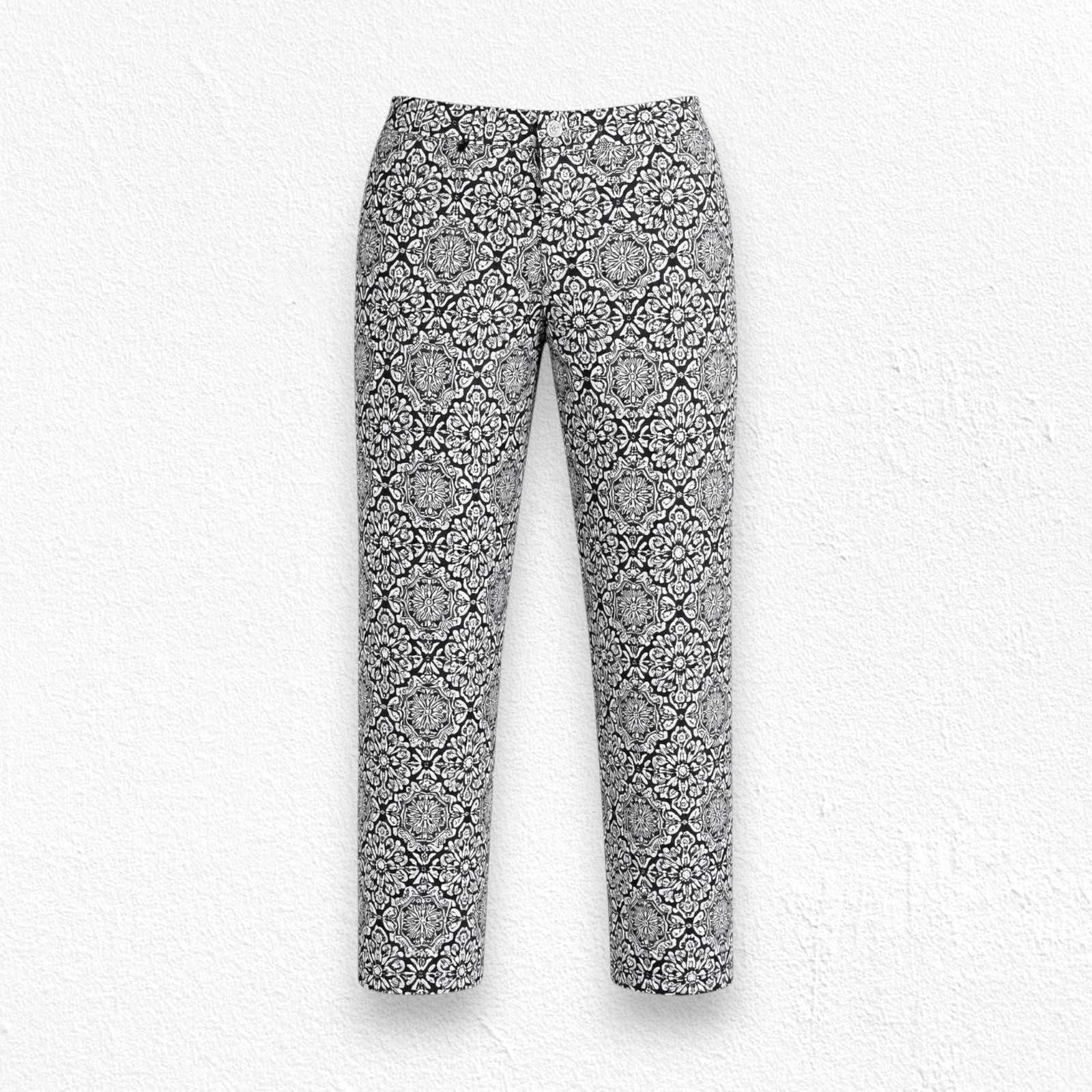 Other Y2K Black White Medallion Capri Pants Size 8 Petites Size 29" - 1 Thumbnail
