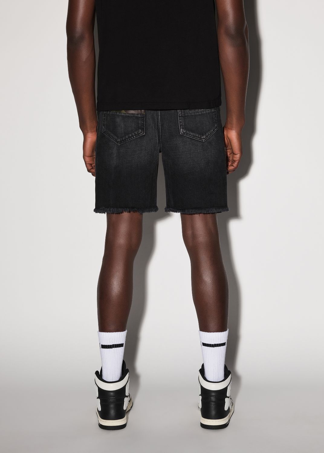 Amiri o1w1db10525 Camo Patch Short in Black Size US 32 / EU 48 - 3 Thumbnail