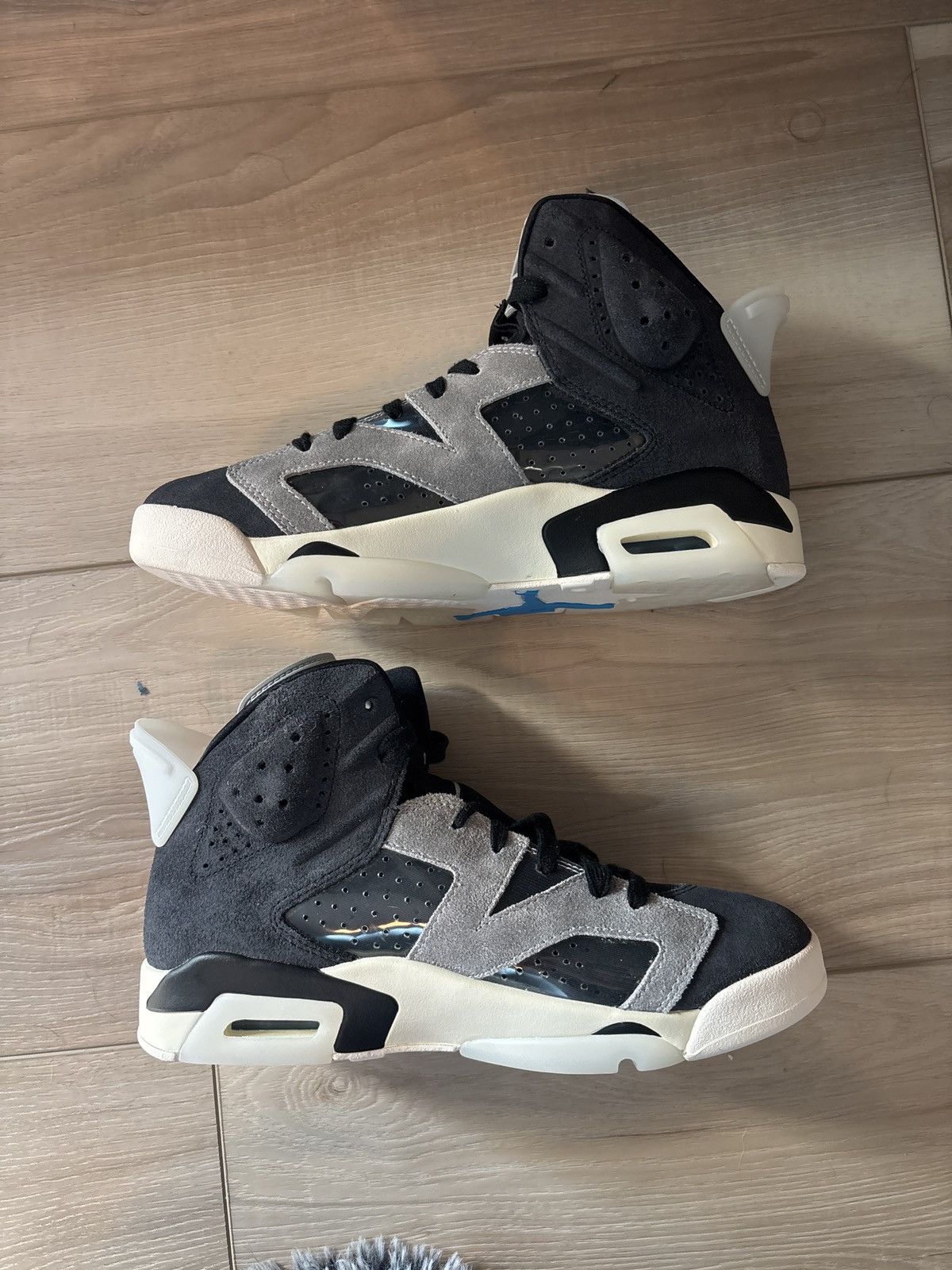 Jordan Brand × Nike Air Jordan 6 Retro Size US 8.5 / IT 38.5 - 2 Thumbnail