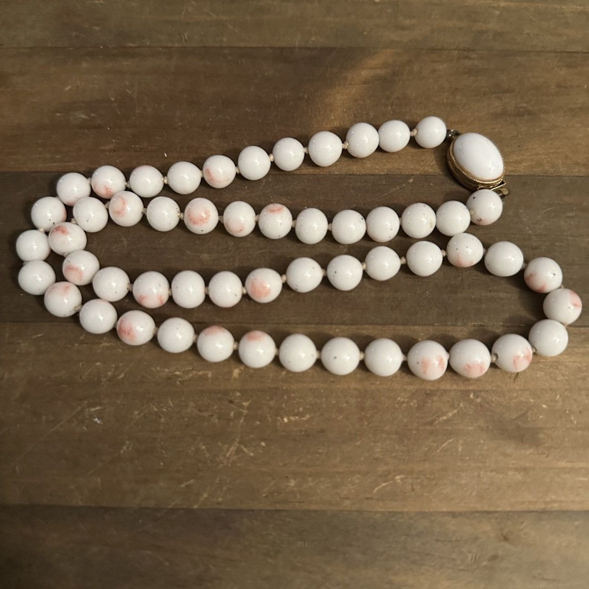 Vintage Vintage Angel Skin coral milk glass bead necklace Size ONE SIZE - 3 Thumbnail