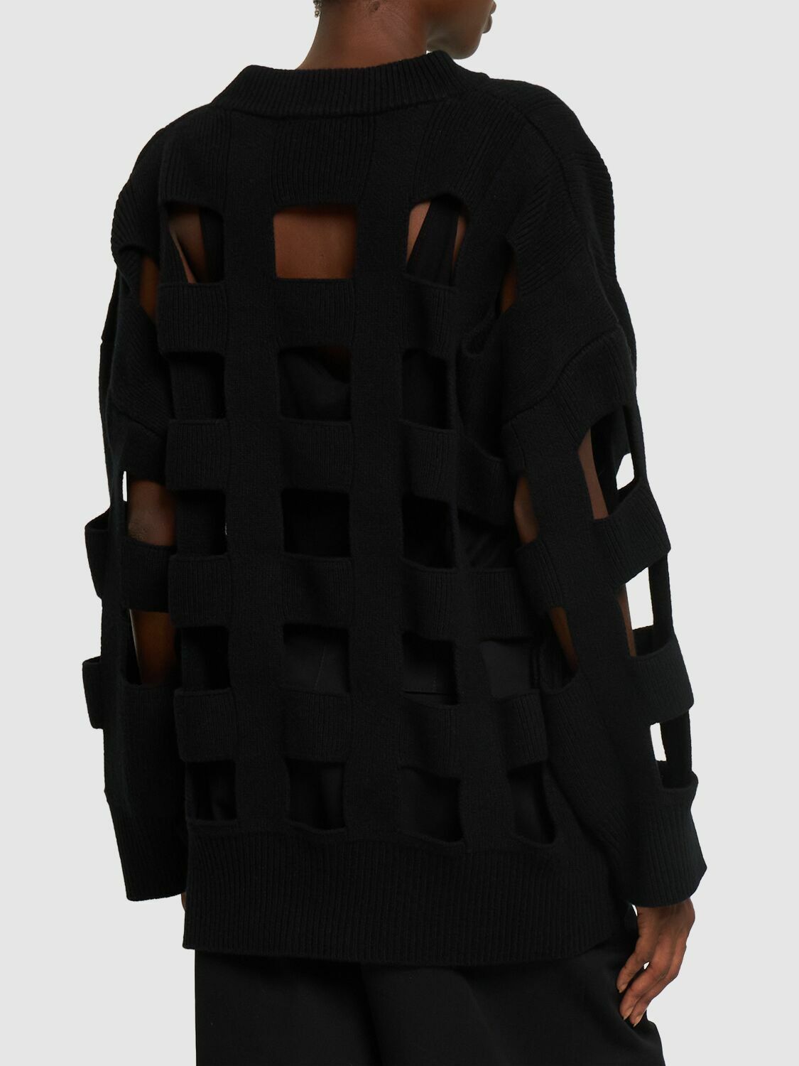 Valentino o1y0326 Crewneck Sweater in Black Size M / US 6-8 / IT 42-44 - 3 Thumbnail