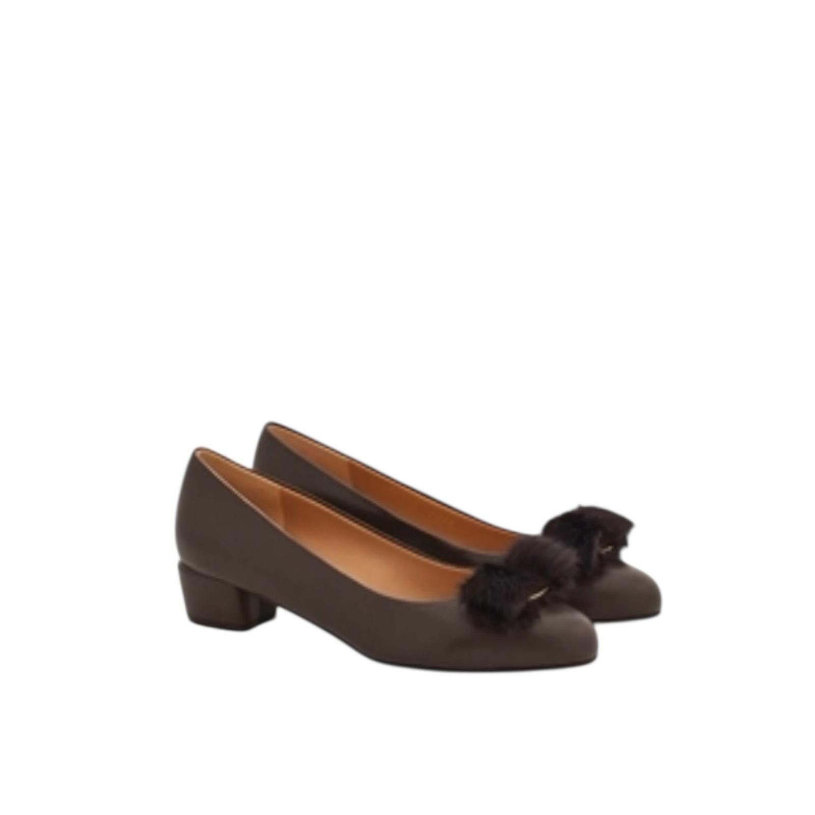 Salvatore Ferragamo Ferragamo Vara Fur Scarpa Size US 7.5 / IT 37.5 - 2 Thumbnail