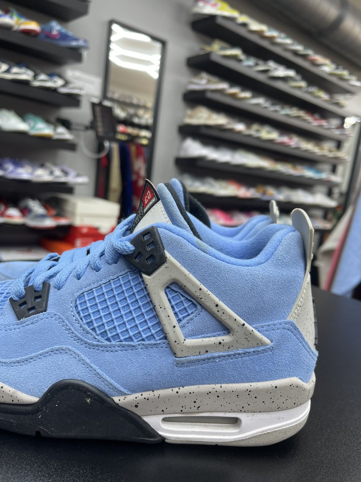 Jordan Brand Size 6.5y - Jordan 4 University Blue Gently Used Size US 6.5 / EU 39-40 - 5 Thumbnail