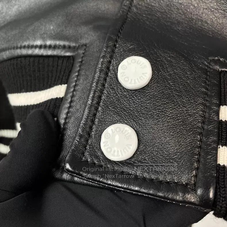 Louis Vuitton Louis Vuitton 23SS Black logo monogrammed sheepskin long-s Size US L / EU 52-54 / 3 - 9 Thumbnail